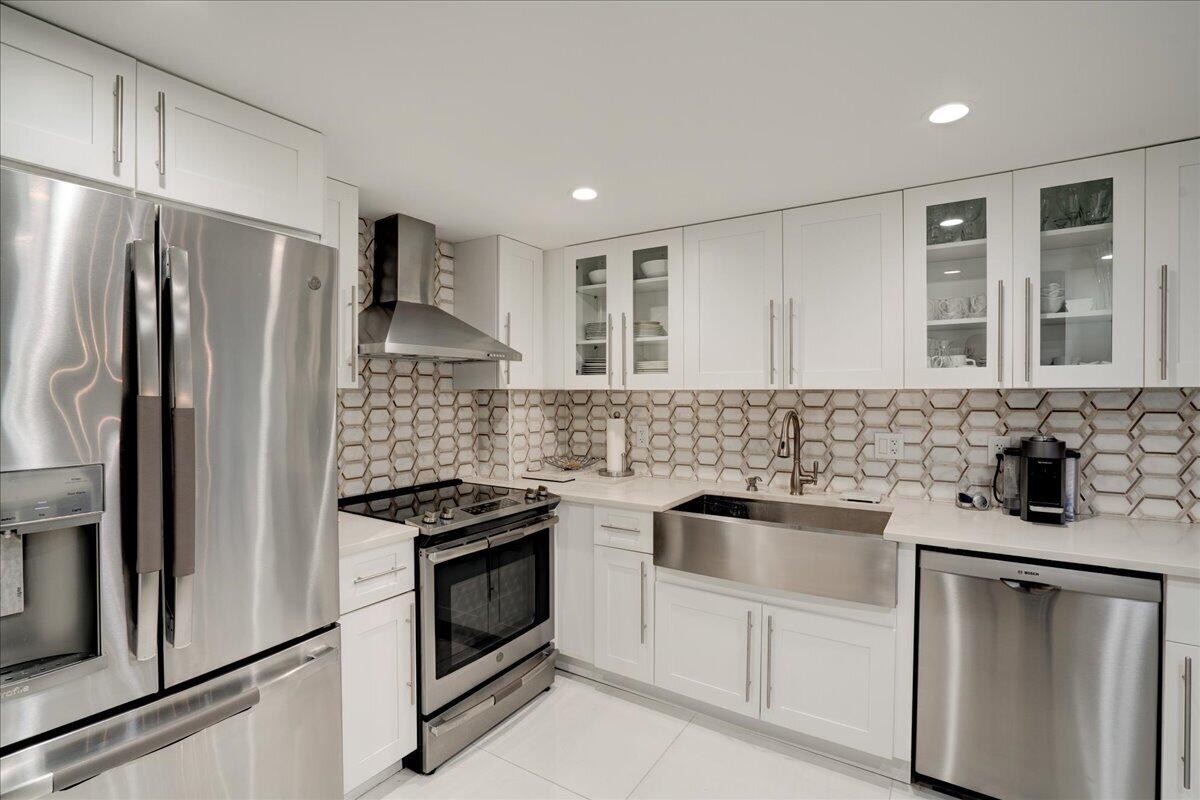 3450 S Ocean Boulevard 219 Property Photo 10
