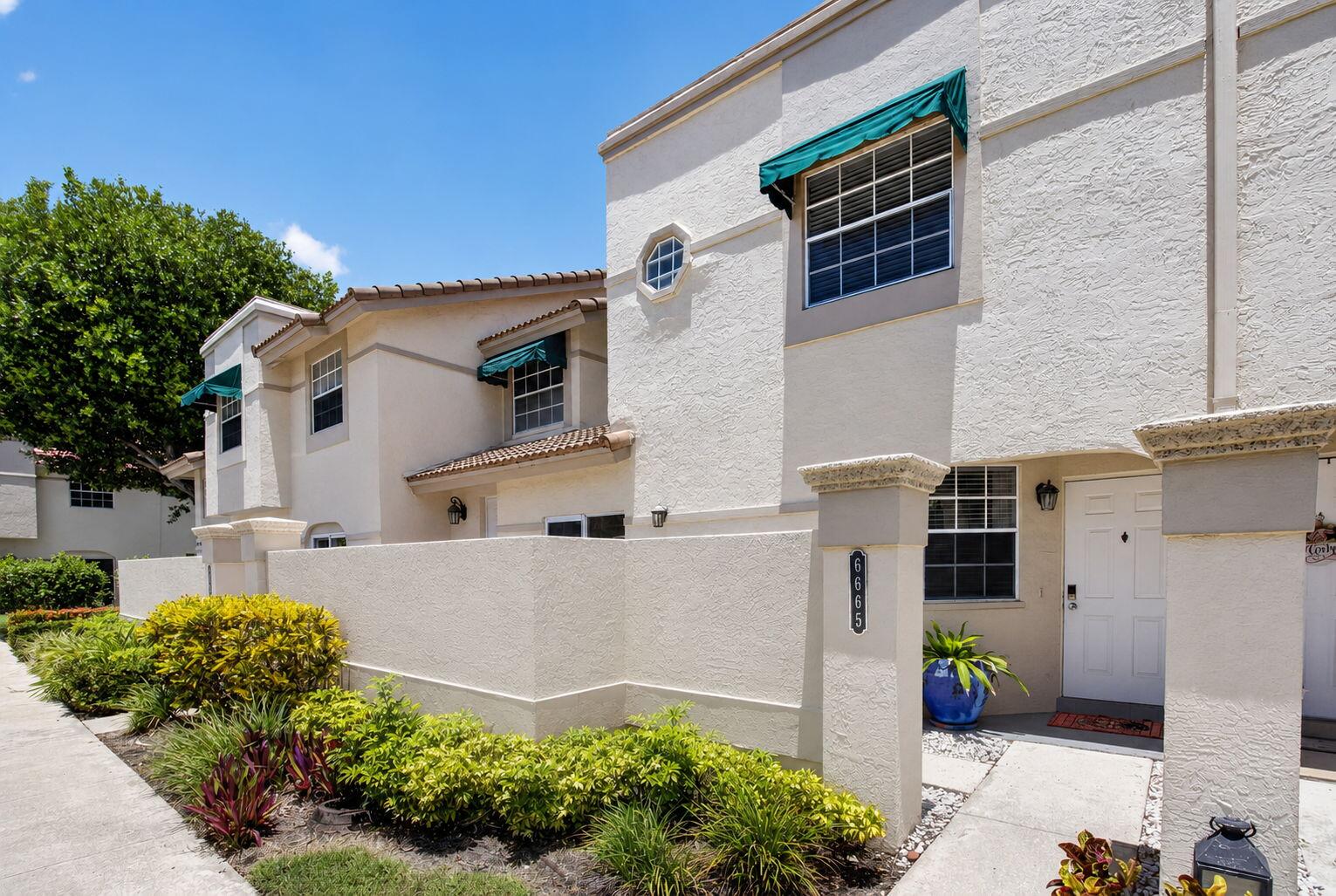 6665 VIA REGINA Property Photo 1