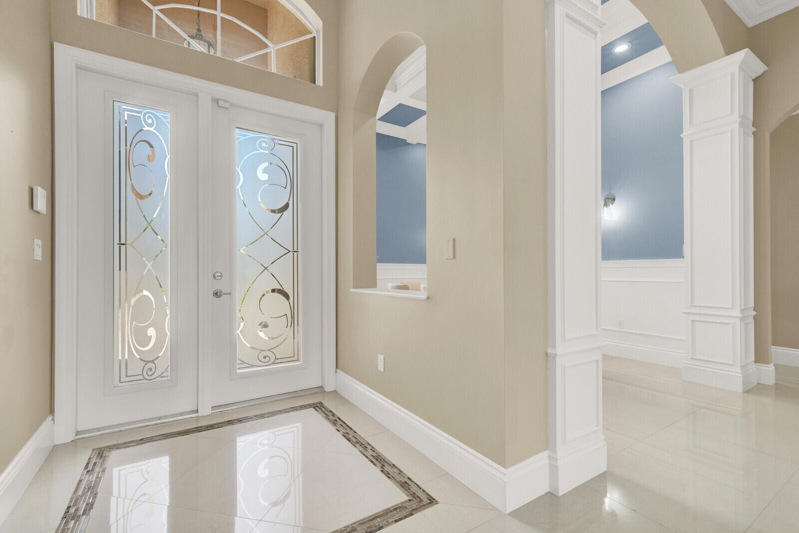 10469 Whitewind Circle Property Photo 6