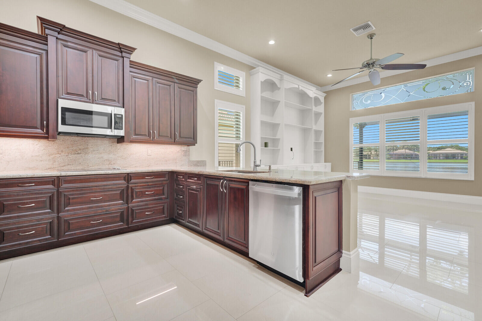 10469 Whitewind Circle Property Photo 14