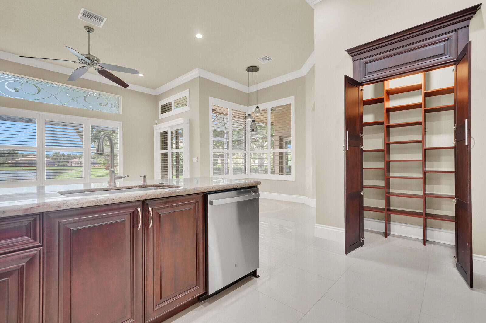 10469 Whitewind Circle Property Photo 17