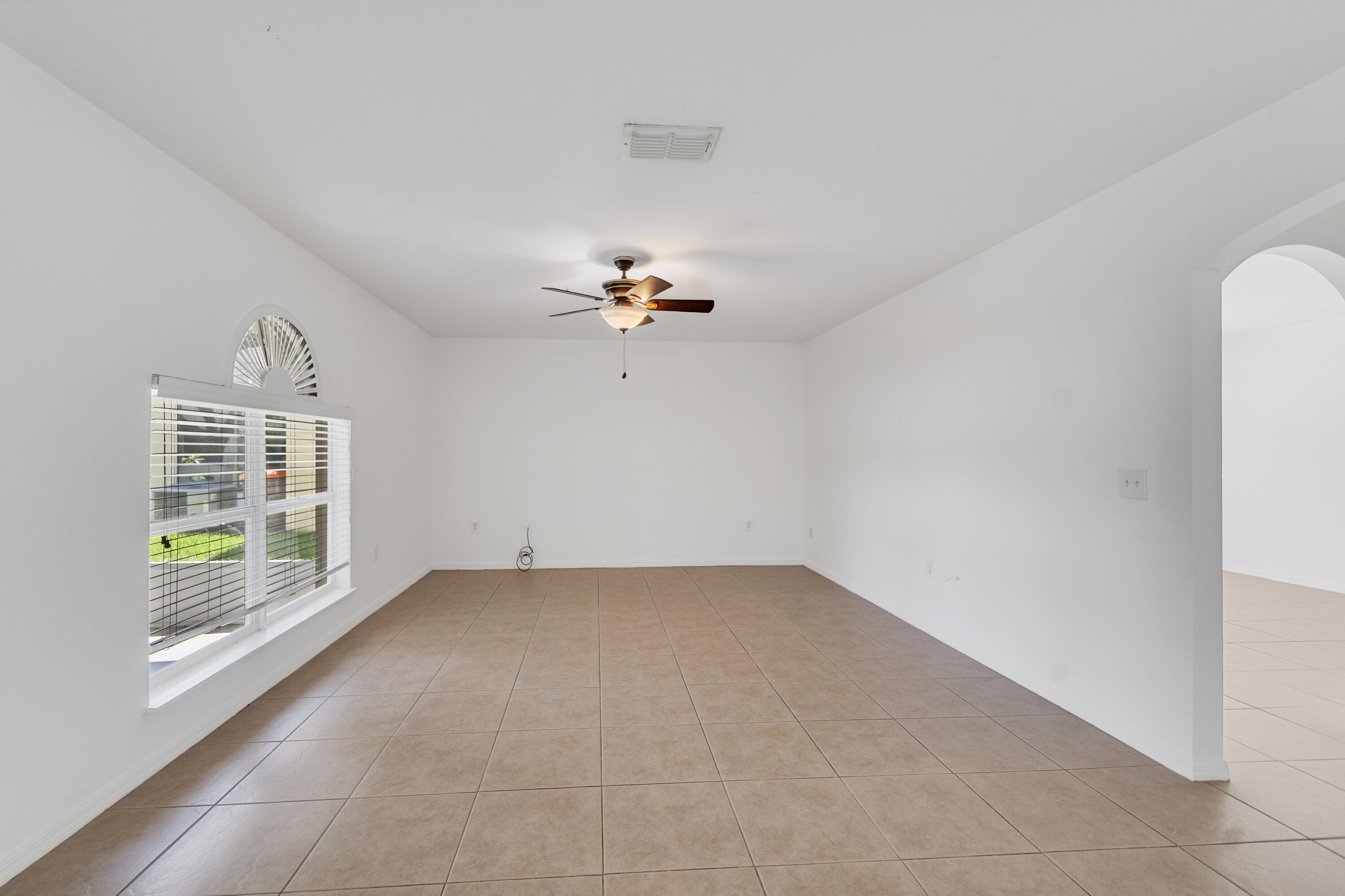 2538 12th Square Sw Property Photo 5
