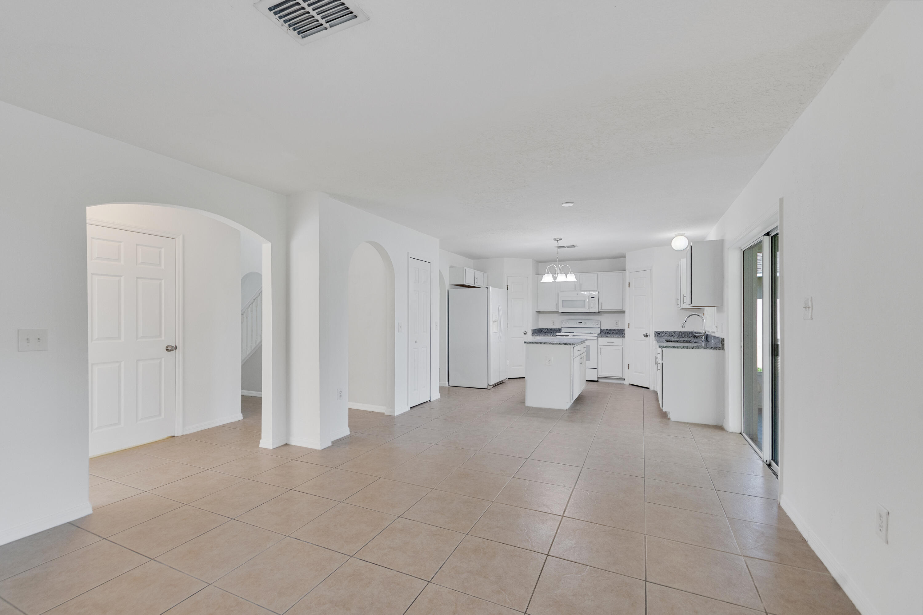 2538 12th Square Sw Property Photo 8