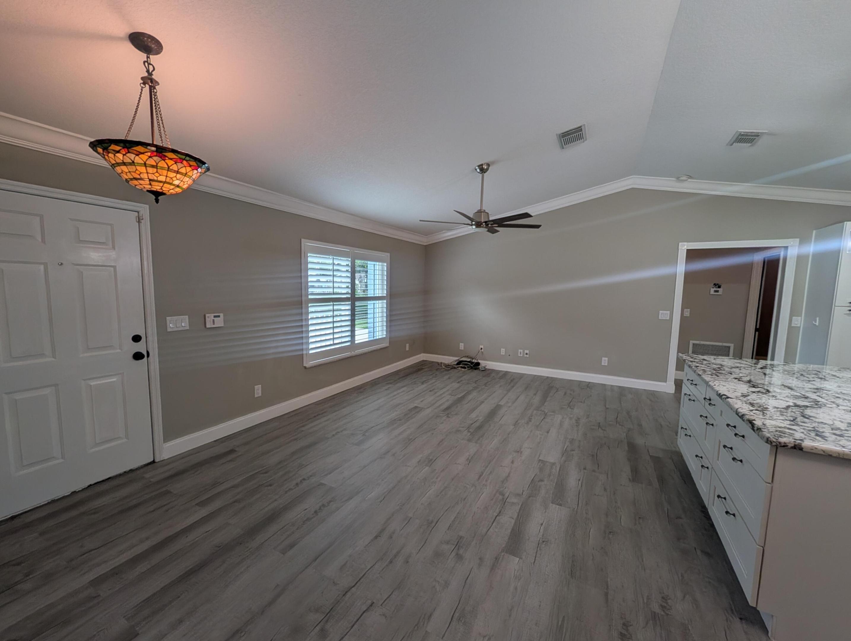 625 Coconut Avenue N Property Photo 4