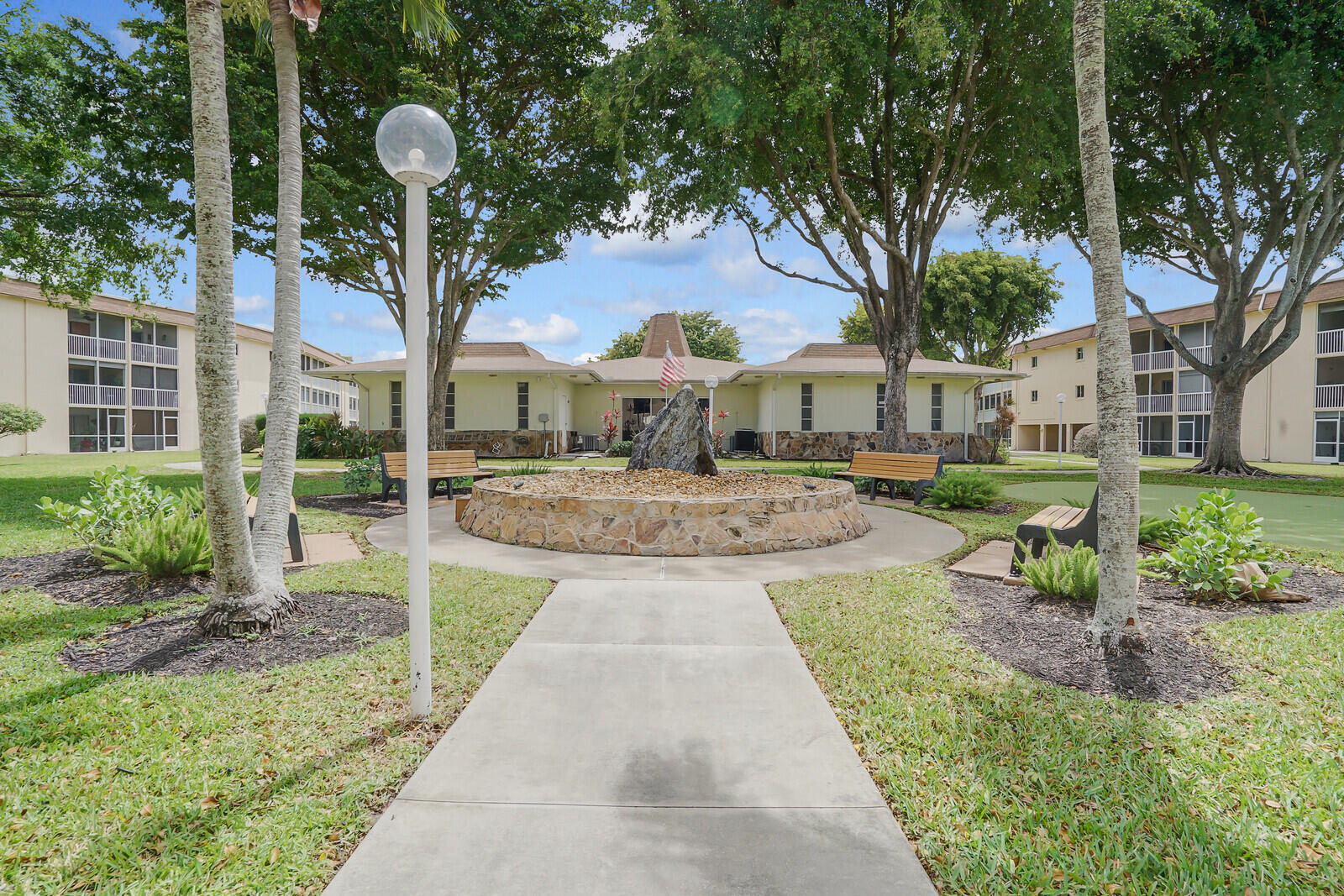 400 Village Green Circle W 105 Property Photo 31