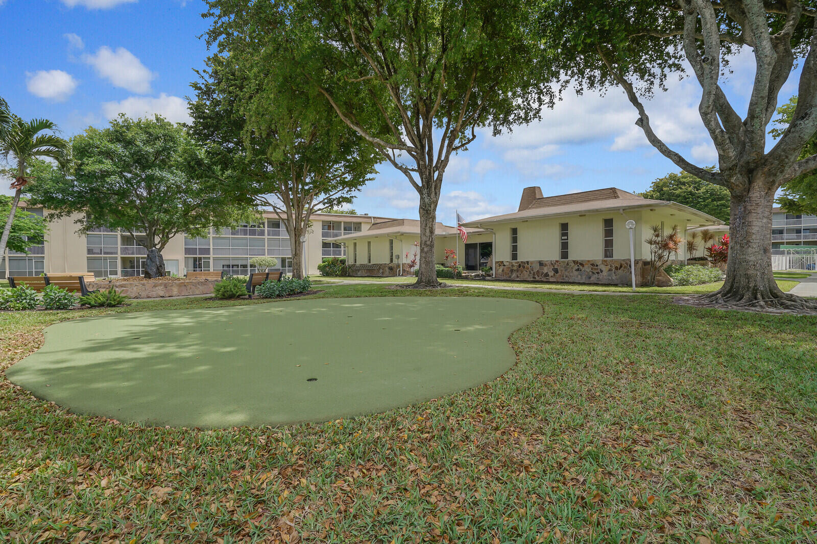 400 Village Green Circle W 105 Property Photo 33
