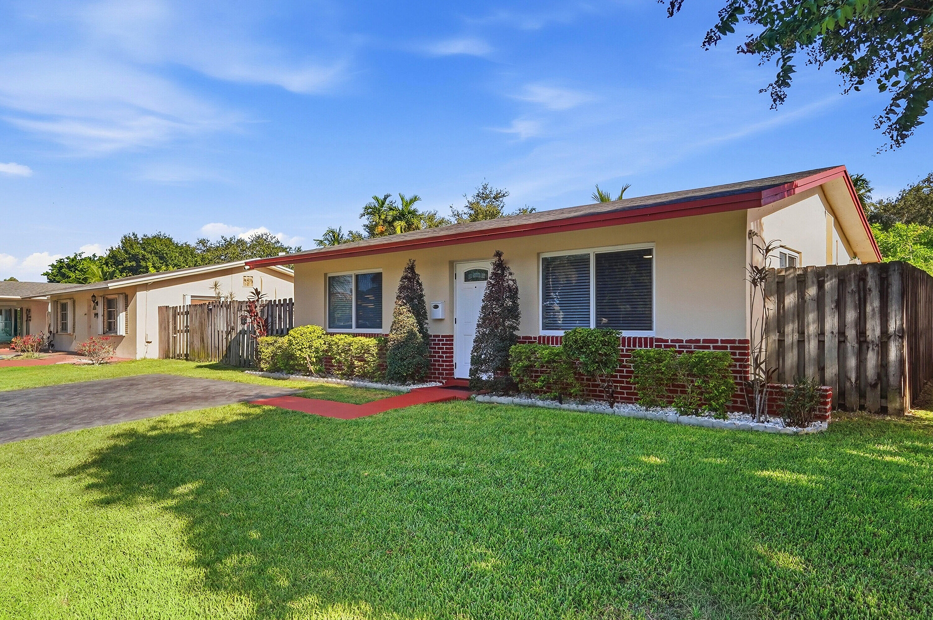 2908 NW 48TH Street Property Photo 1