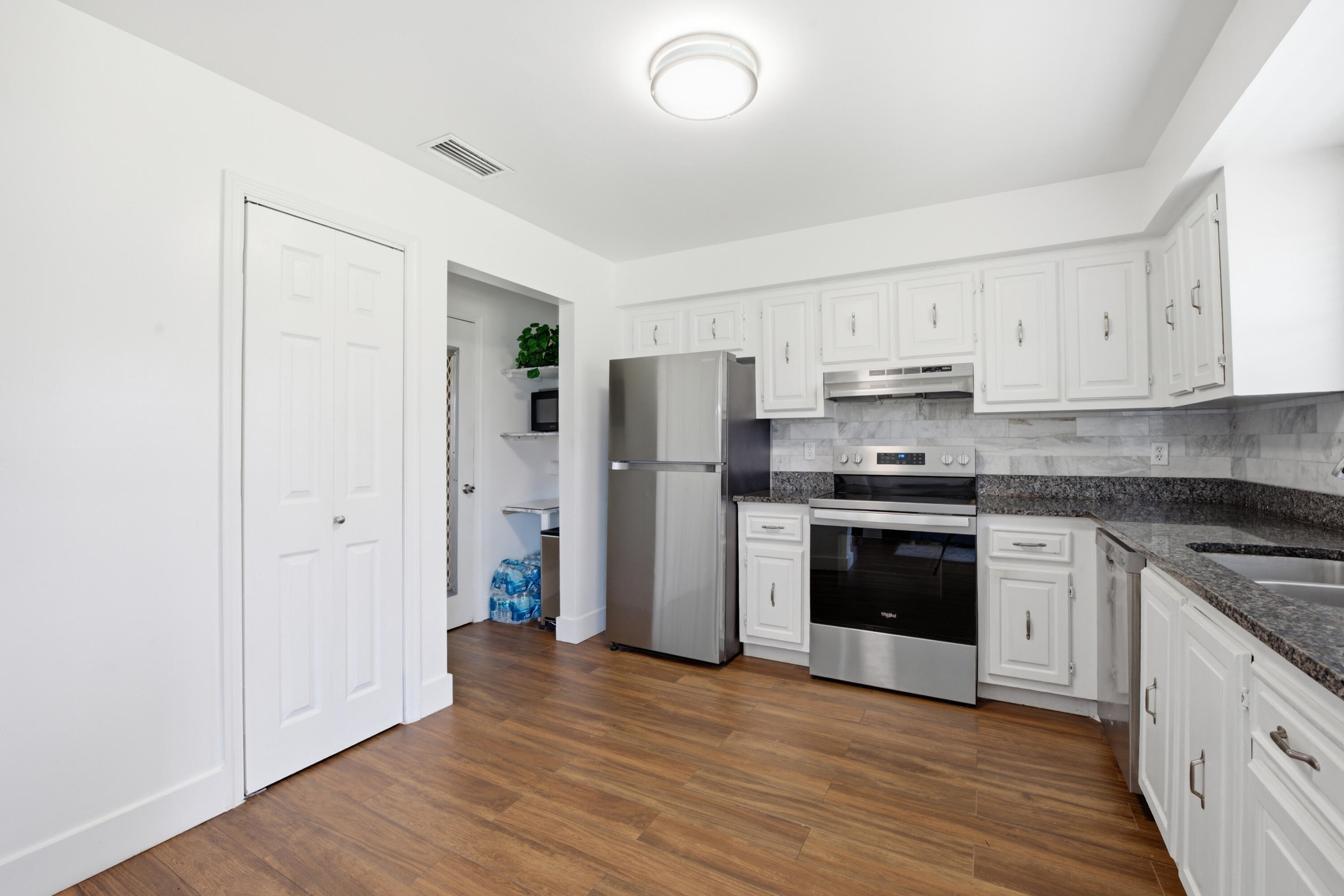 10325 Equestrian Drive B Property Photo 12