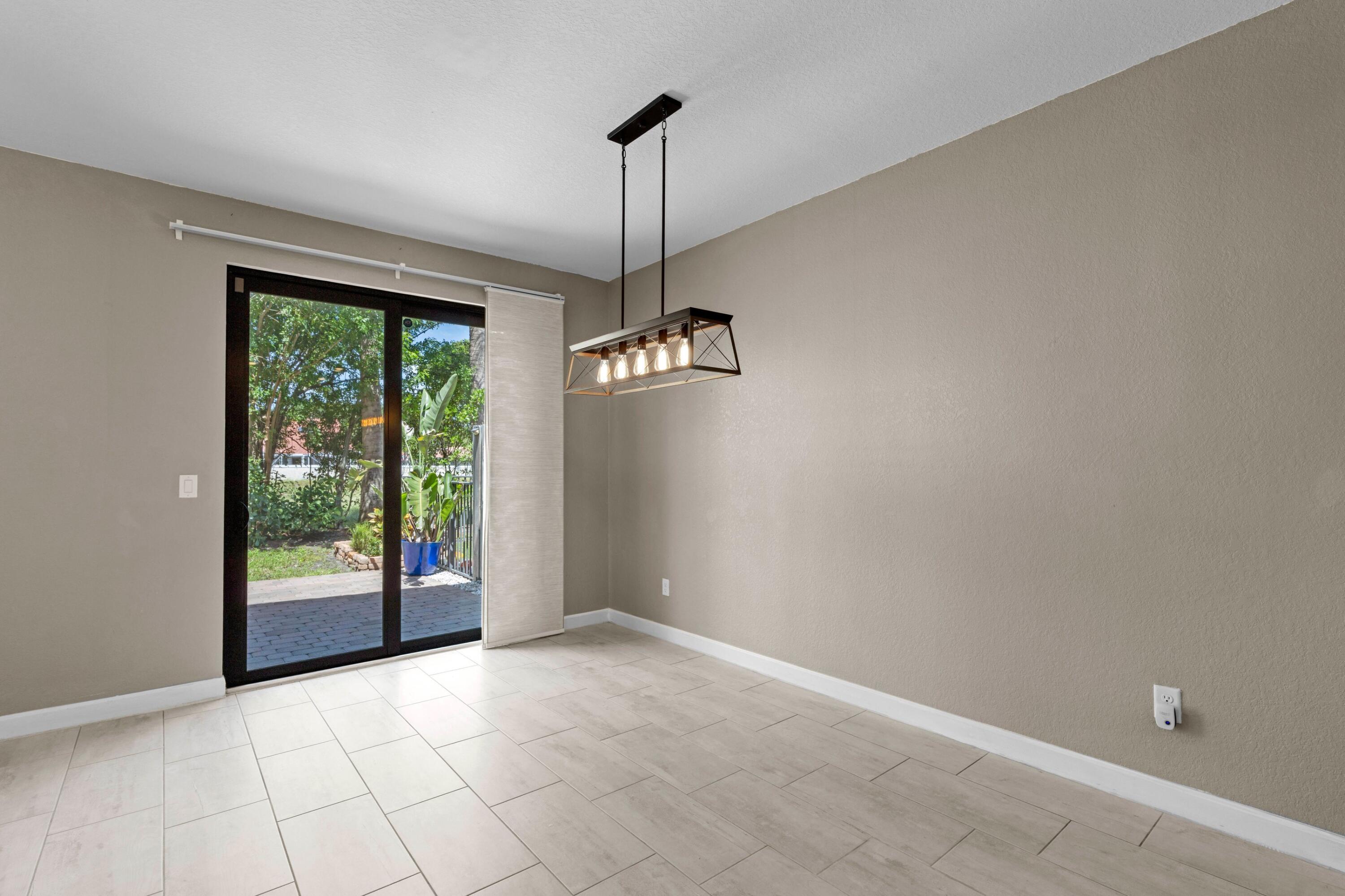 13044 Anthorne Lane Property Photo 4