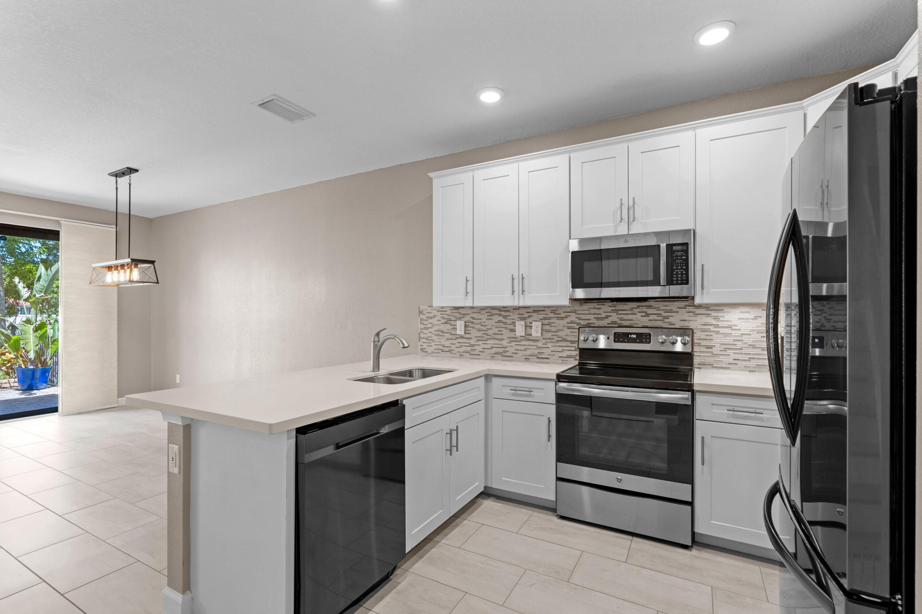 13044 Anthorne Lane Property Photo 9