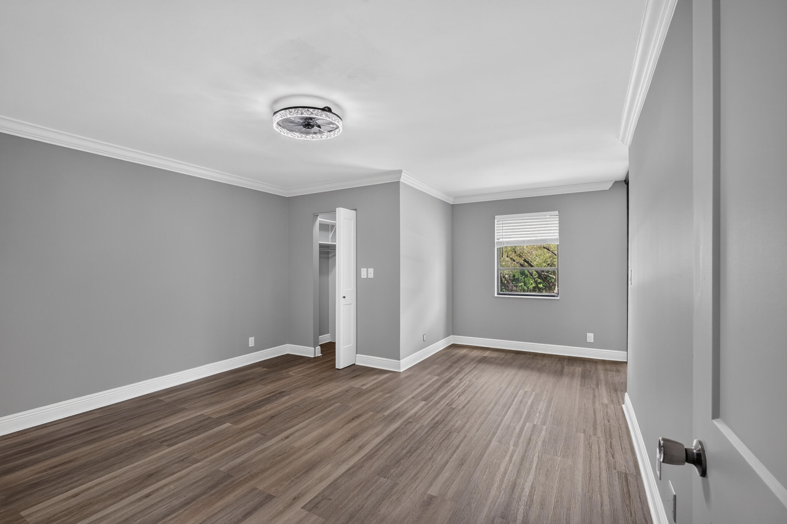 6935 Huntington Lane 207 Property Photo 5