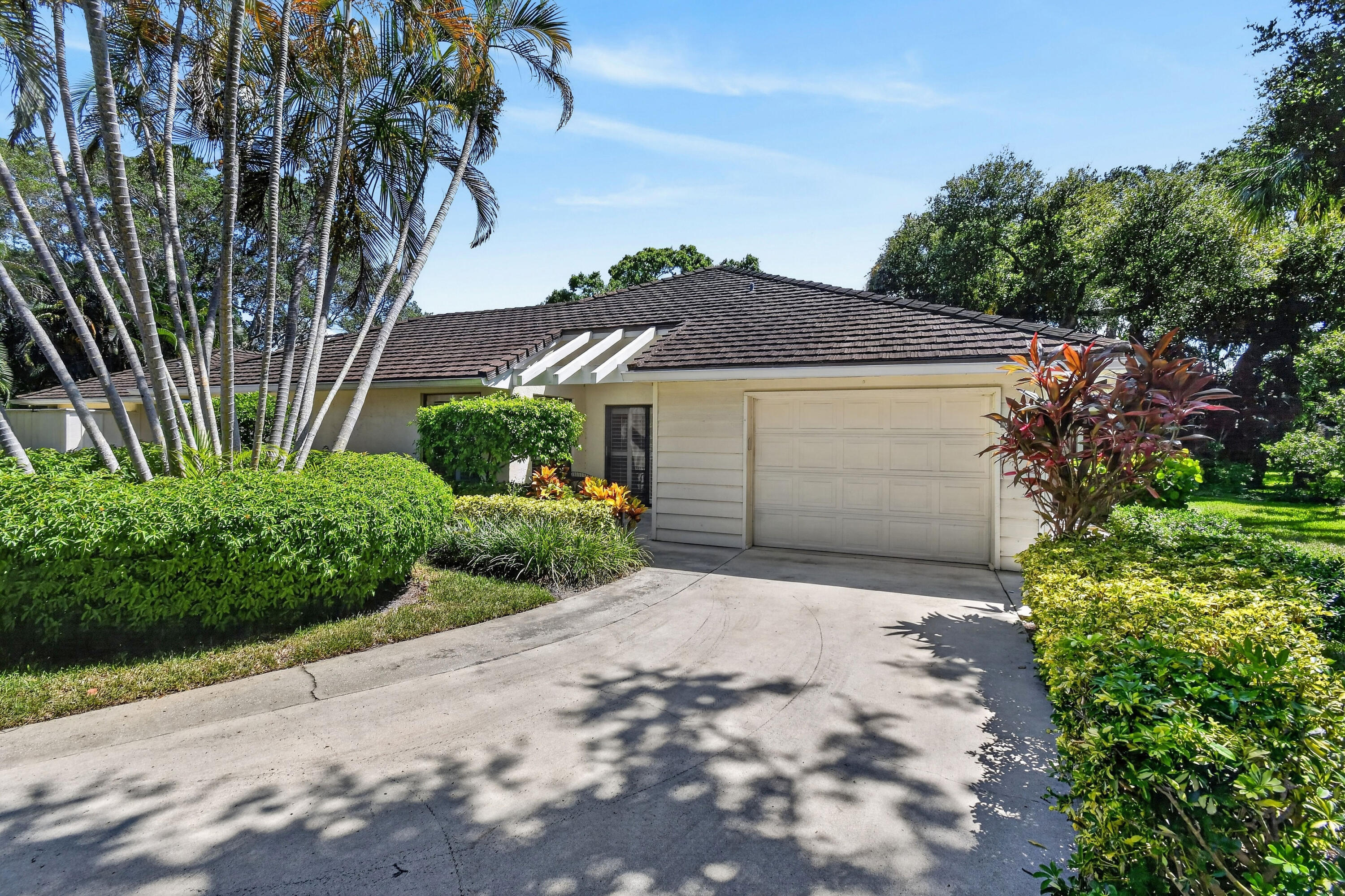 11453 Shady Oaks Lane Property Photo 1