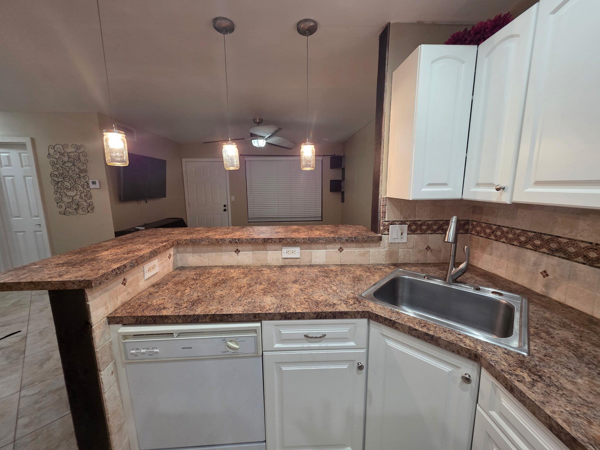 10046 Winding Lake Road 202 Property Photo 4