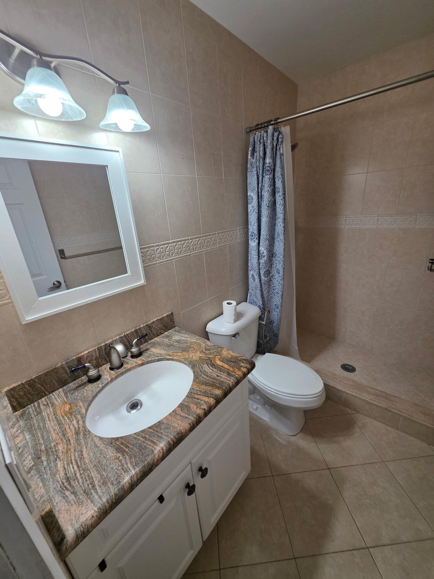 10046 Winding Lake Road 202 Property Photo 21