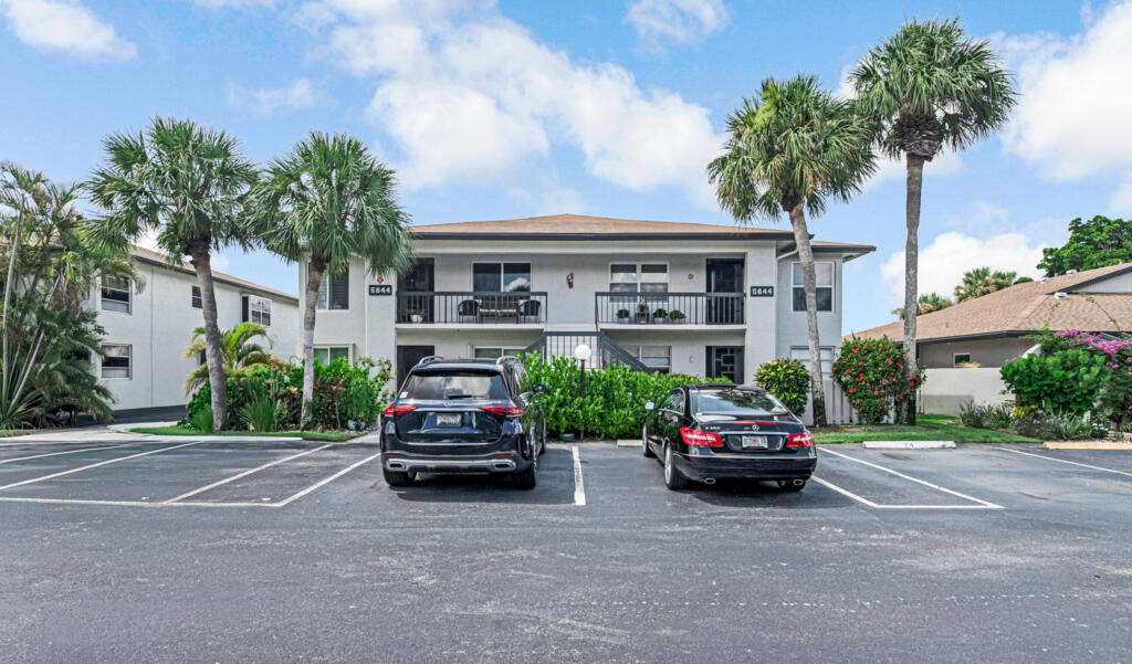5844 Areca Palm Court C Property Photo 1