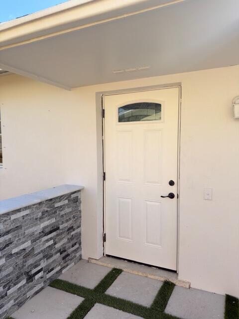 364 Garden Boulevard Property Photo 4