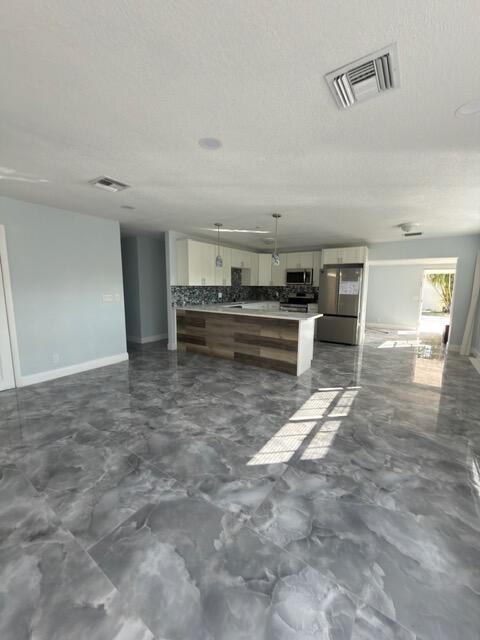 364 Garden Boulevard Property Photo 6
