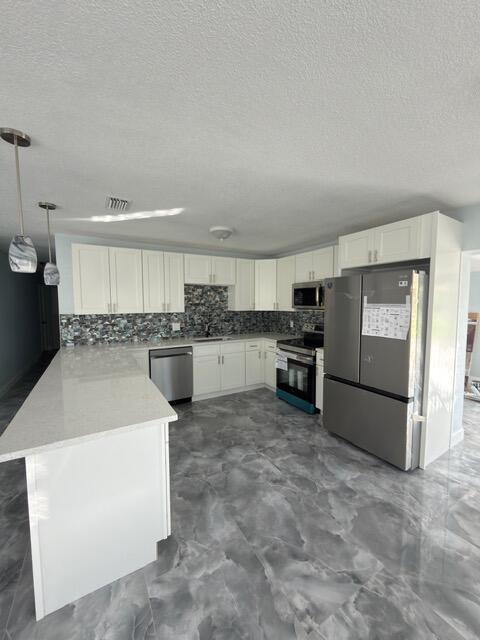 364 Garden Boulevard Property Photo 7
