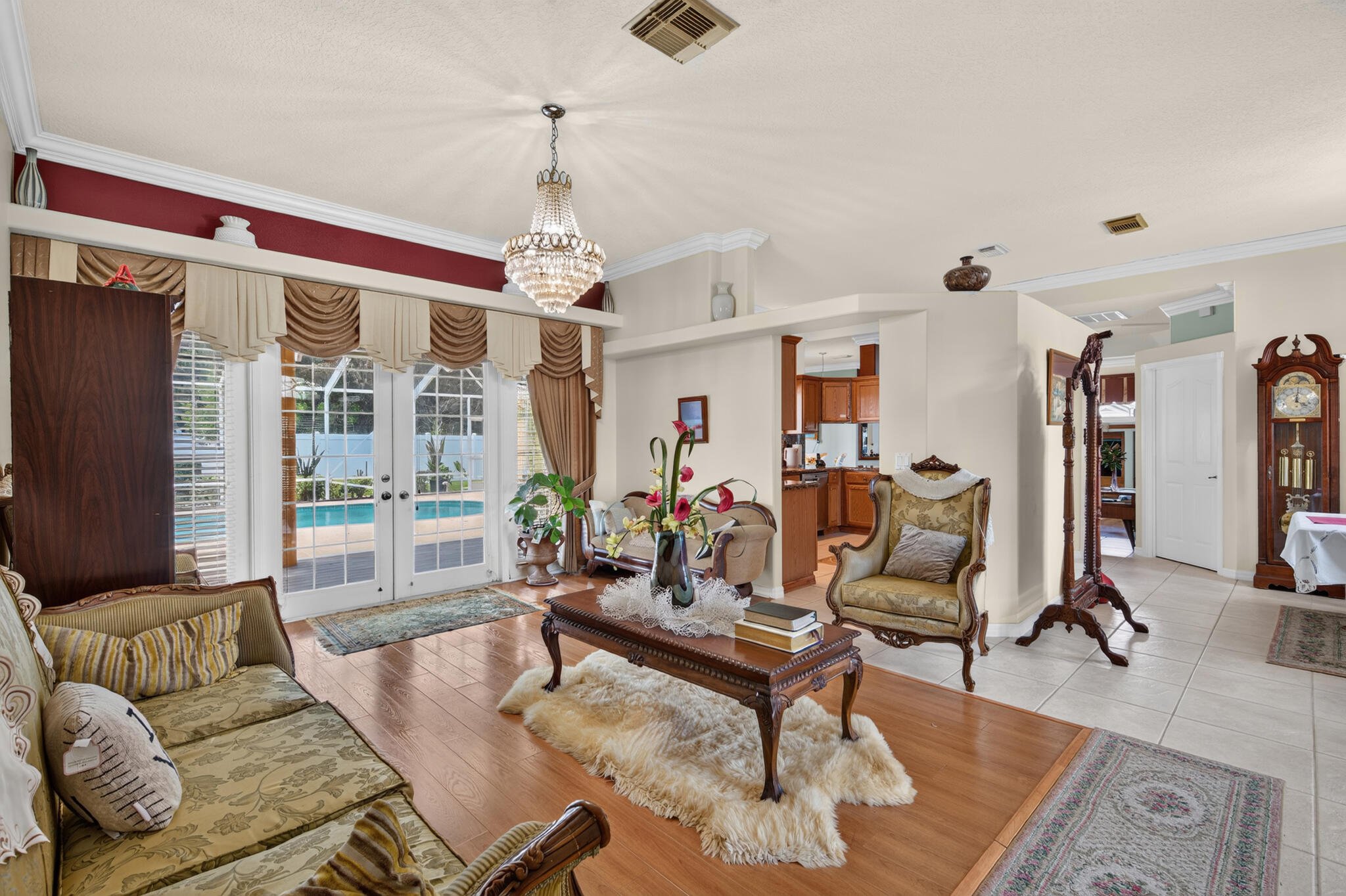 5493 Nw Chapel Court Property Photo 6