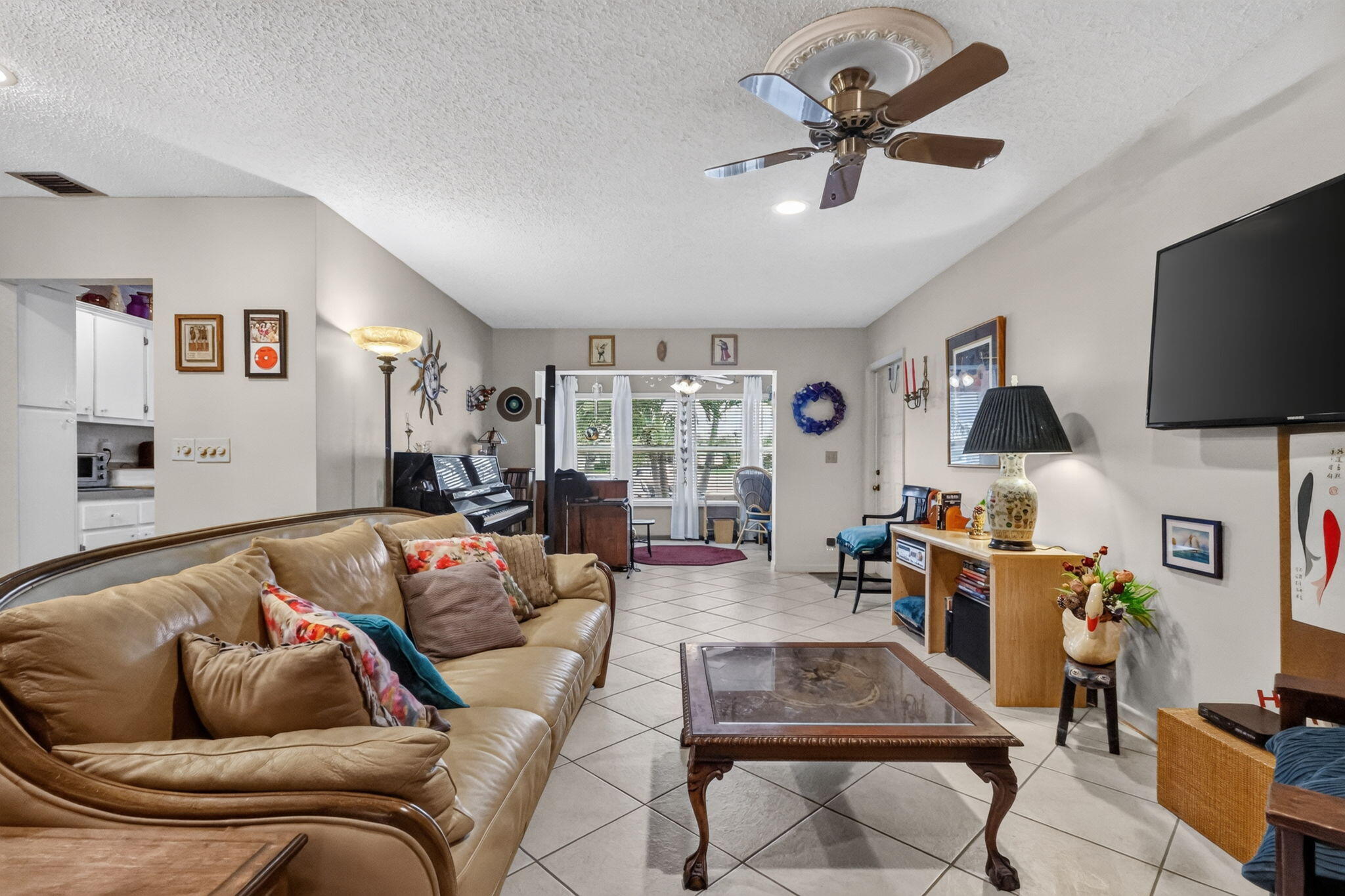 5073 Lakefront Boulevard B Property Photo 6