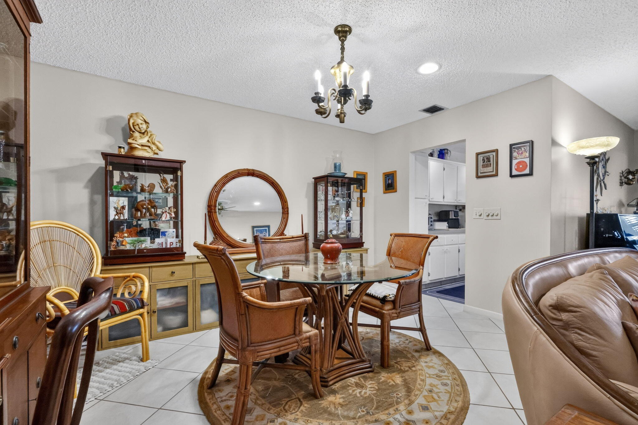 5073 Lakefront Boulevard B Property Photo 11