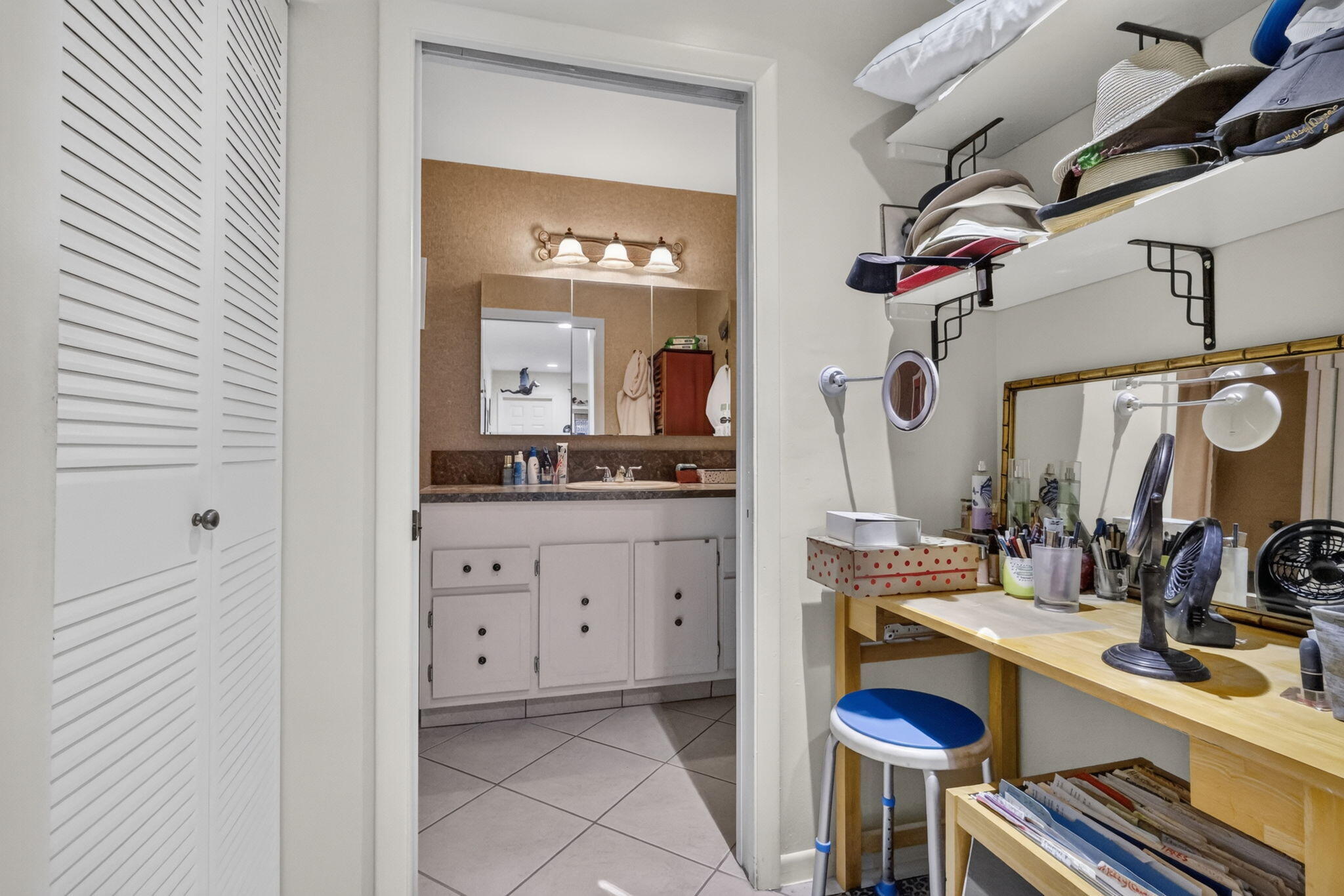 5073 Lakefront Boulevard B Property Photo 17