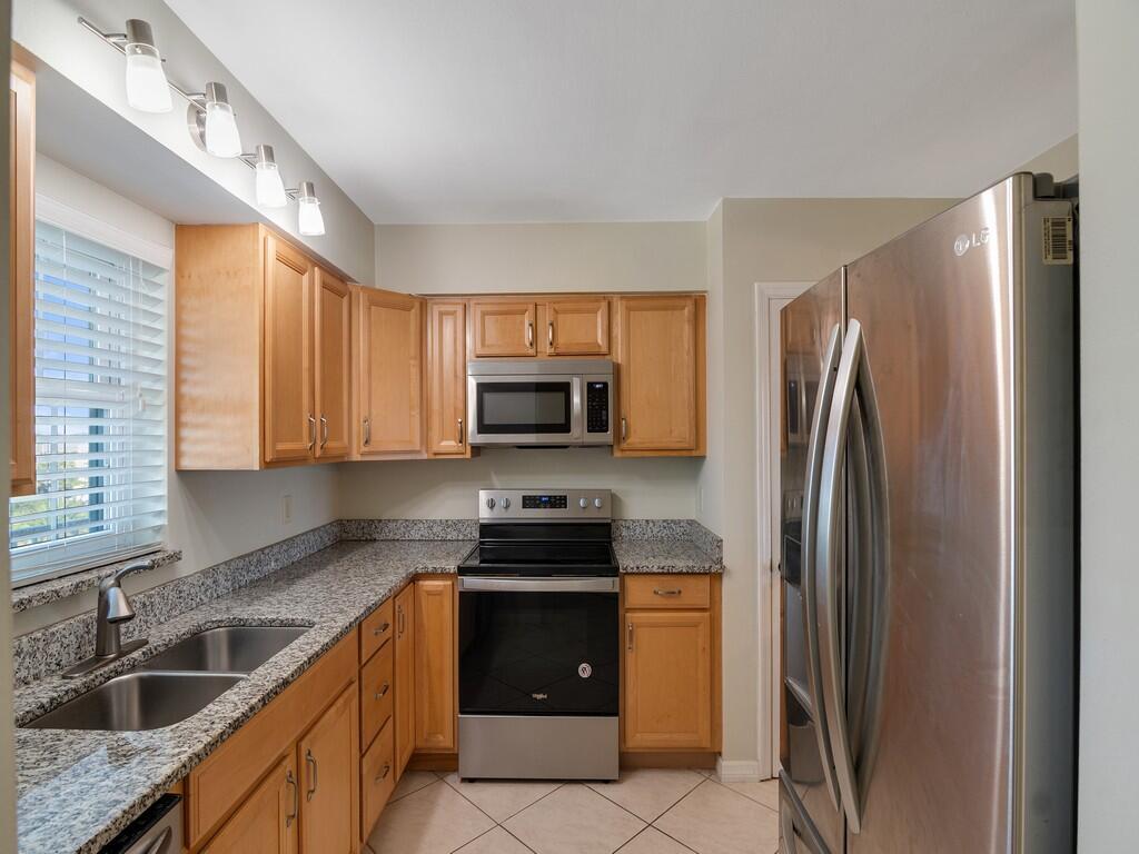 2333 Indian River Boulevard Property Photo 4