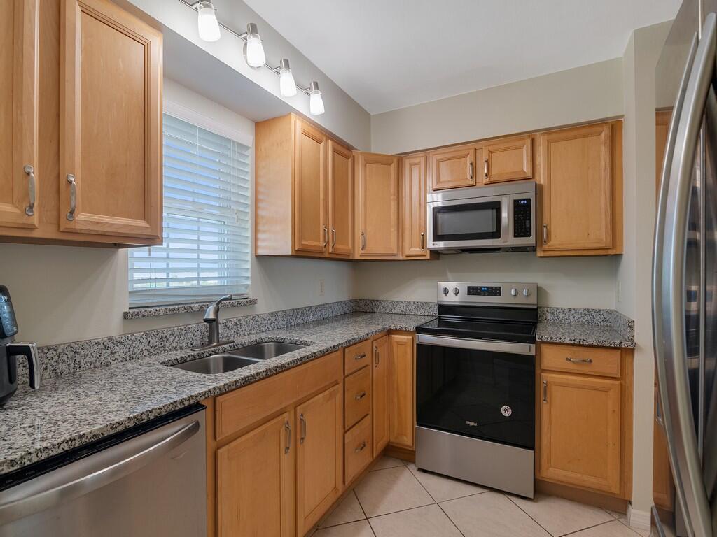 2333 Indian River Boulevard Property Photo 5