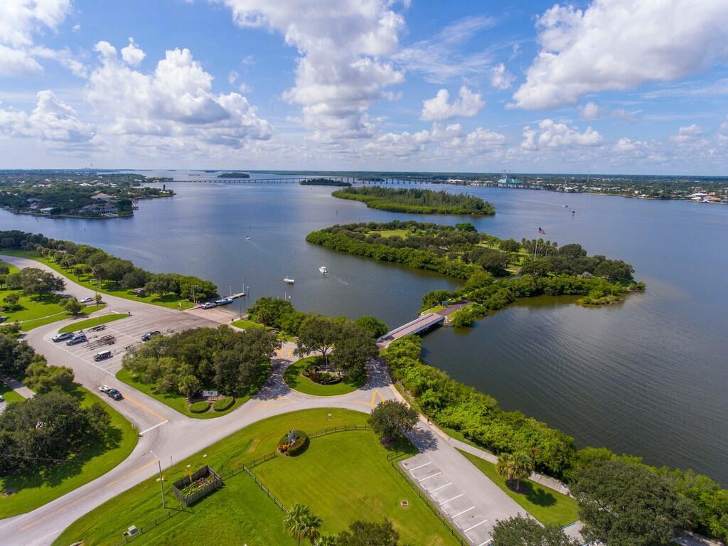 2333 Indian River Boulevard Property Photo 24