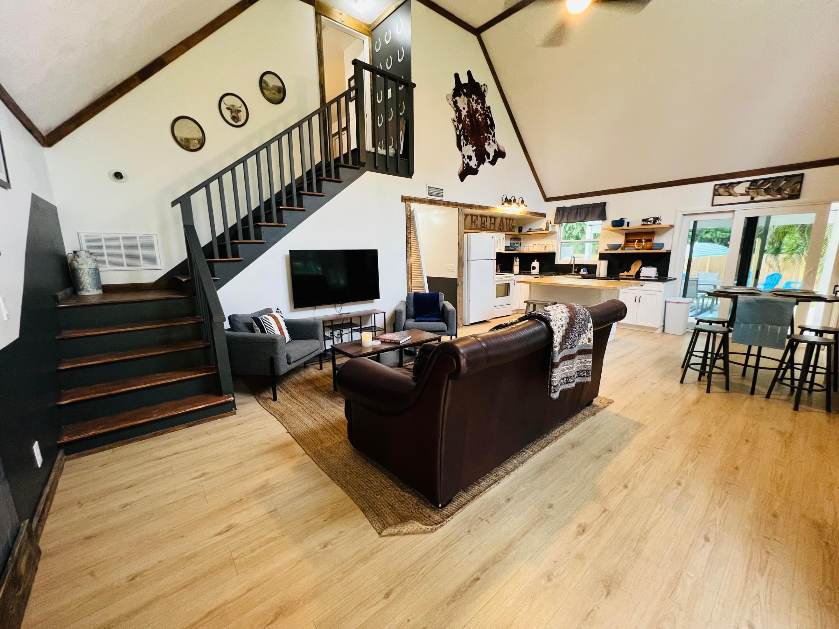 9706 Sandy Road Property Photo 3