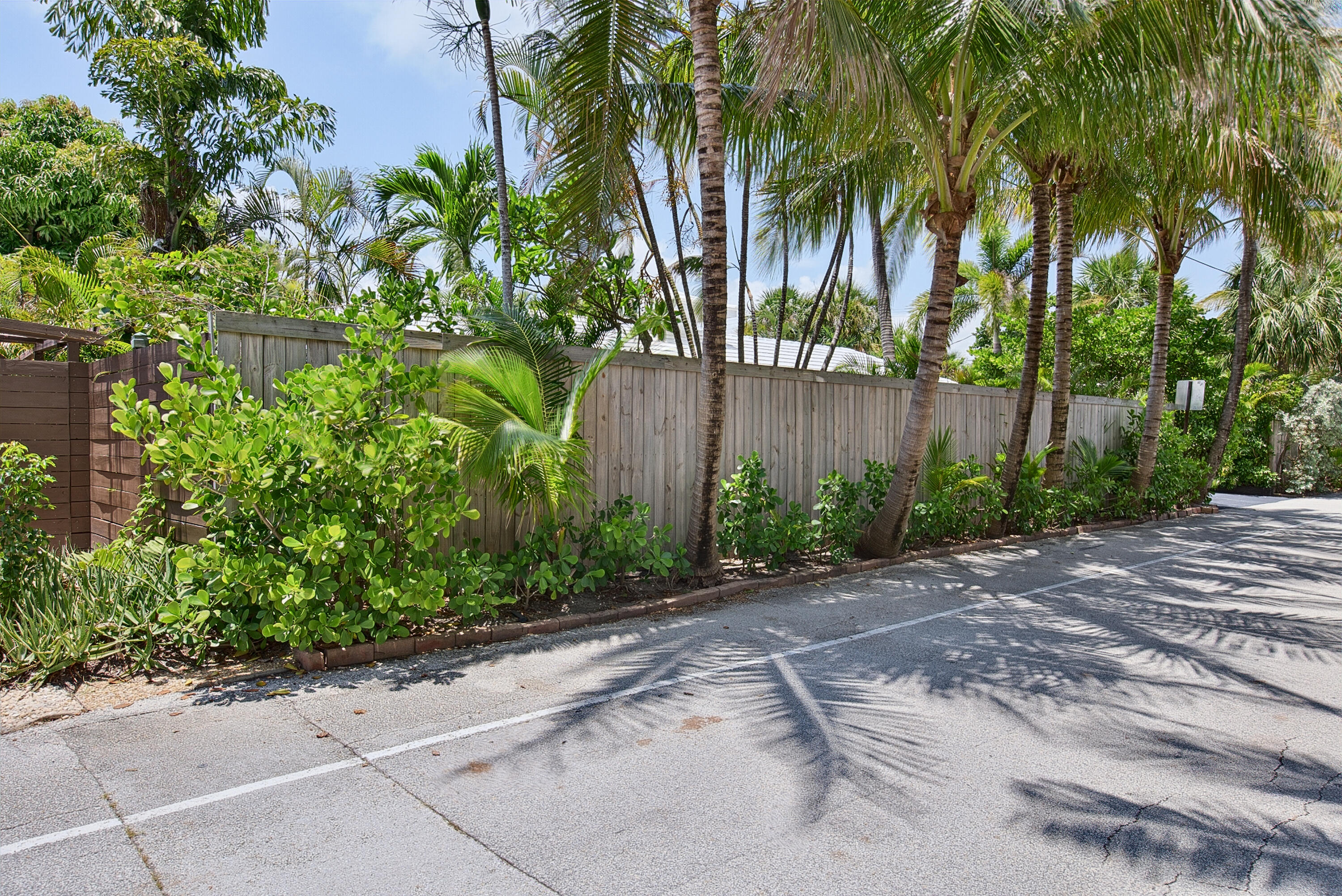 1929 S Ocean Drive Property Photo 6
