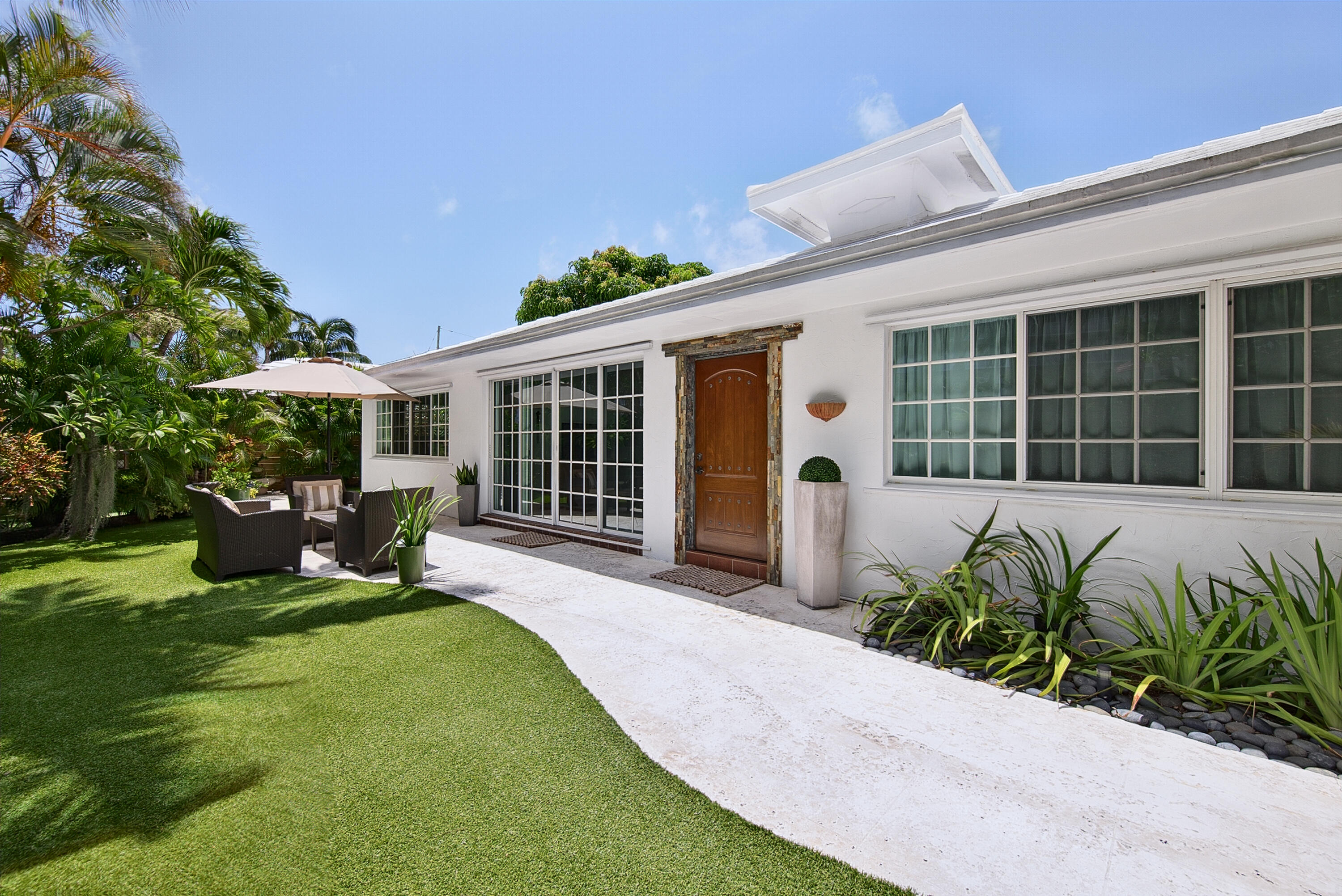 1929 S Ocean Drive Property Photo 11