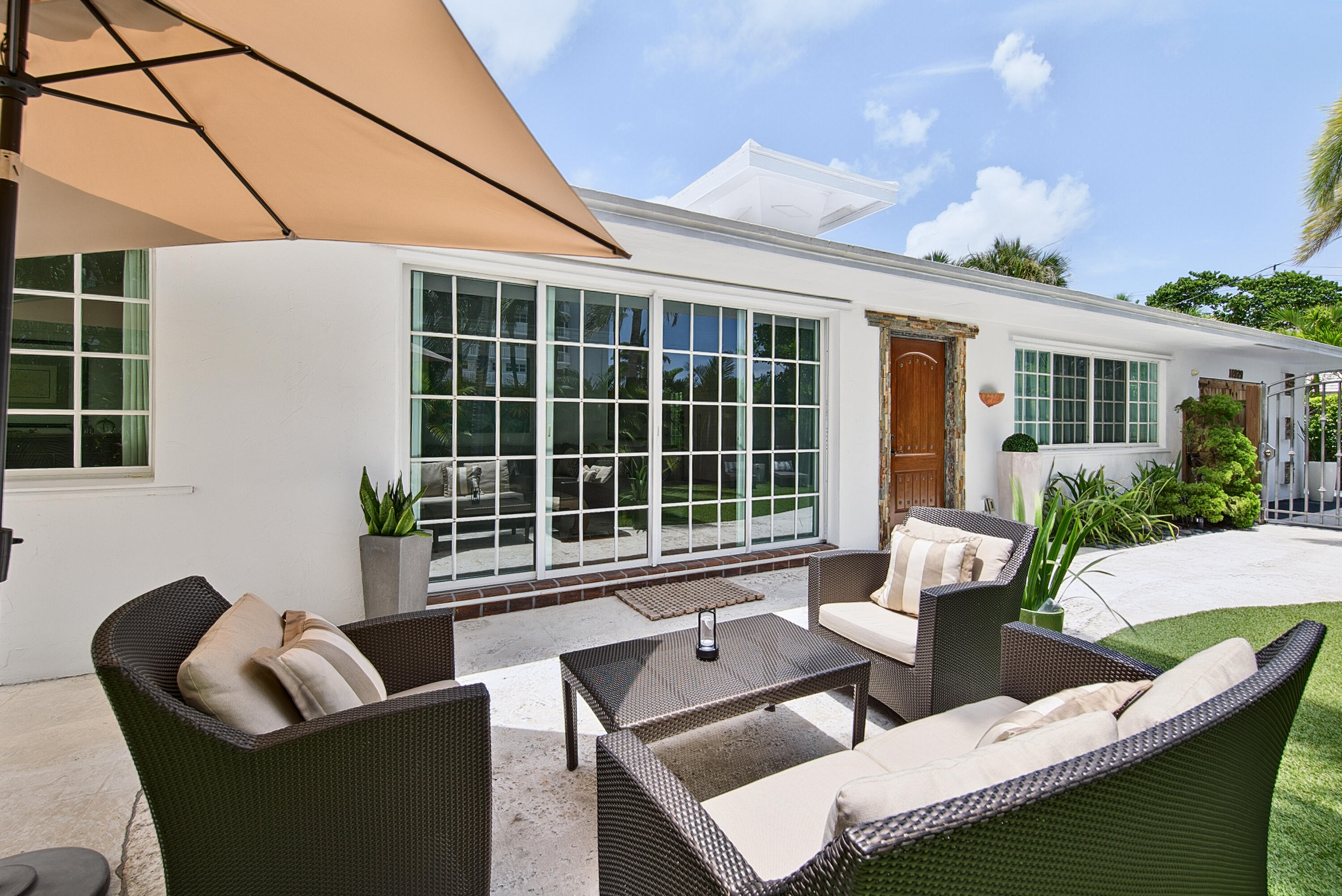 1929 S Ocean Drive Property Photo 15
