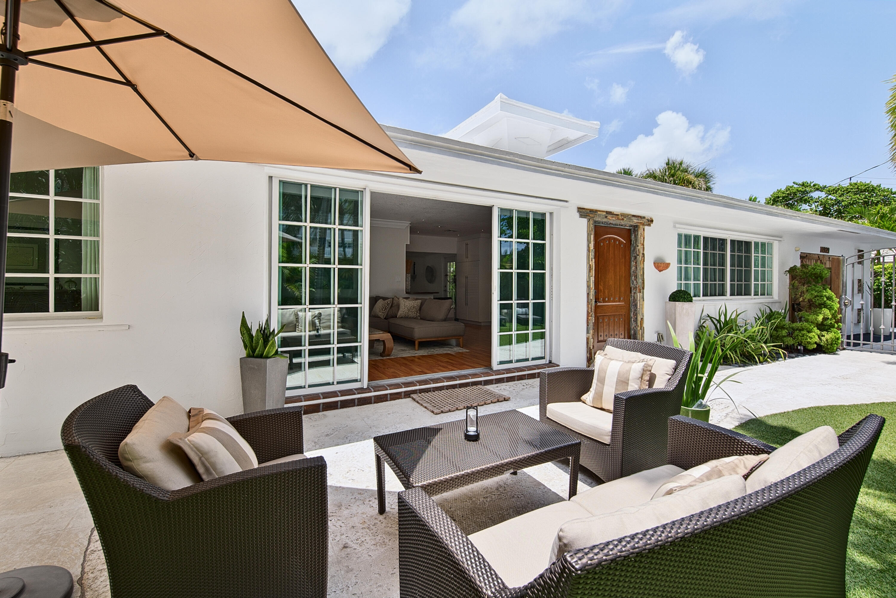 1929 S Ocean Drive Property Photo 16