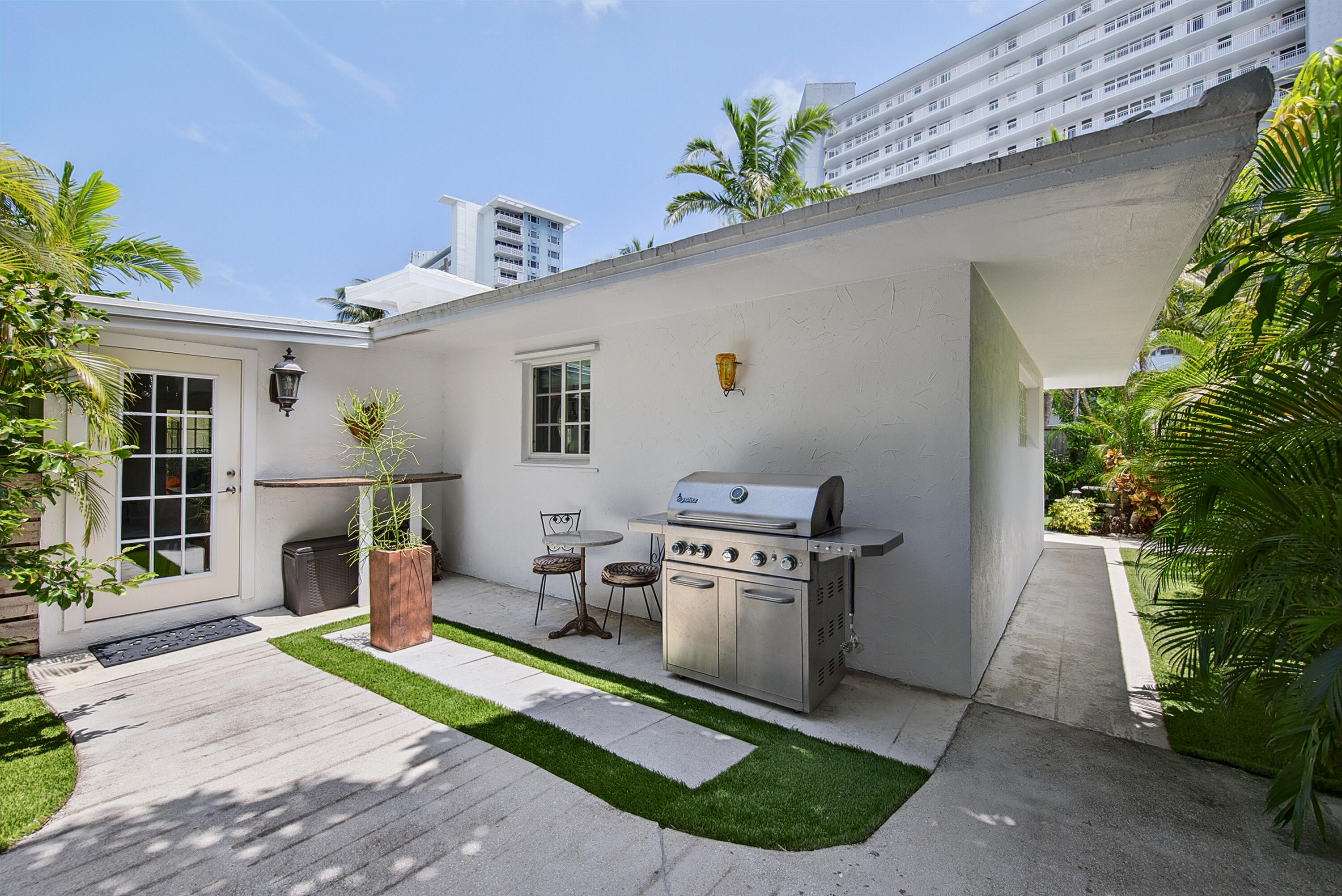 1929 S Ocean Drive Property Photo 22