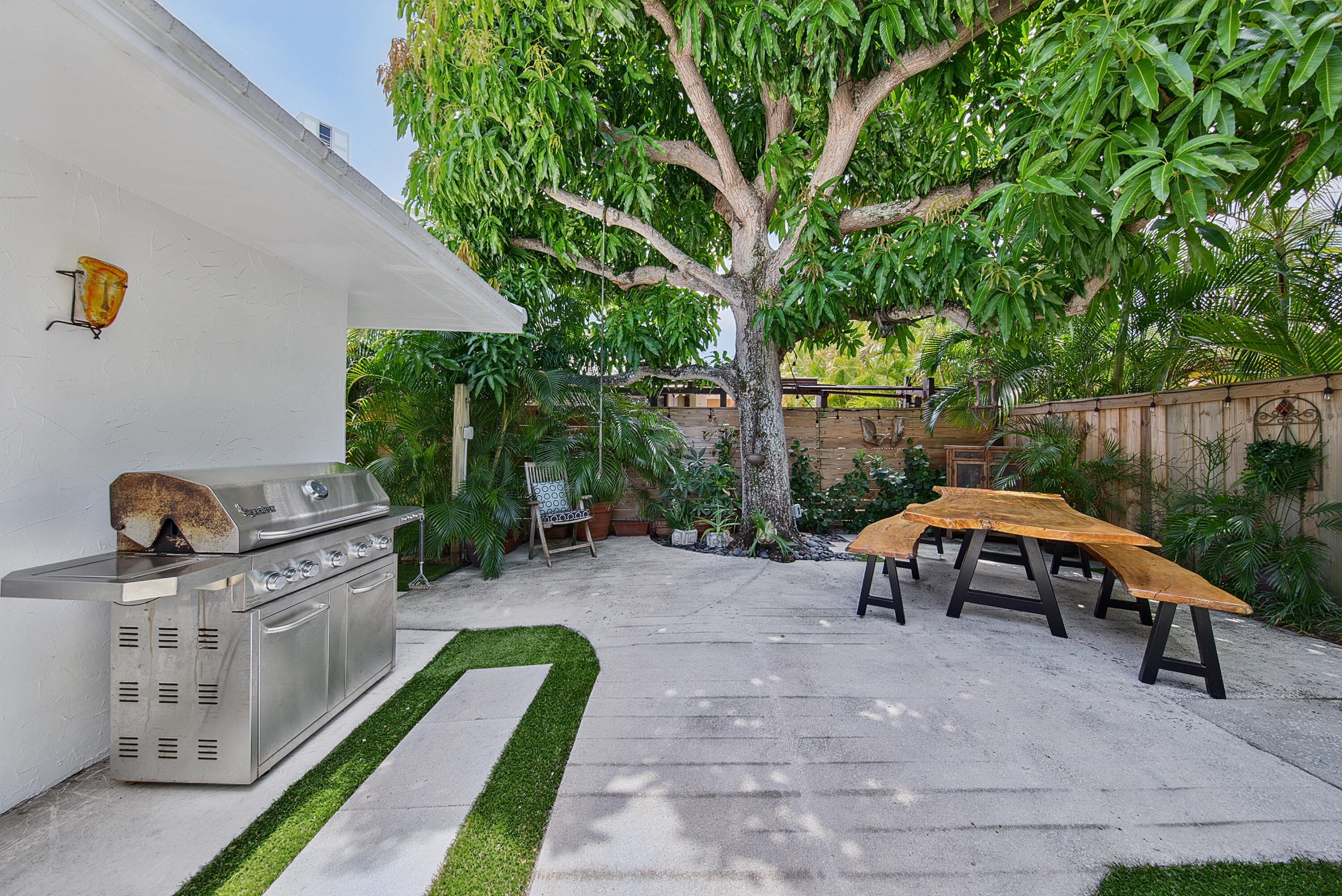 1929 S Ocean Drive Property Photo 24