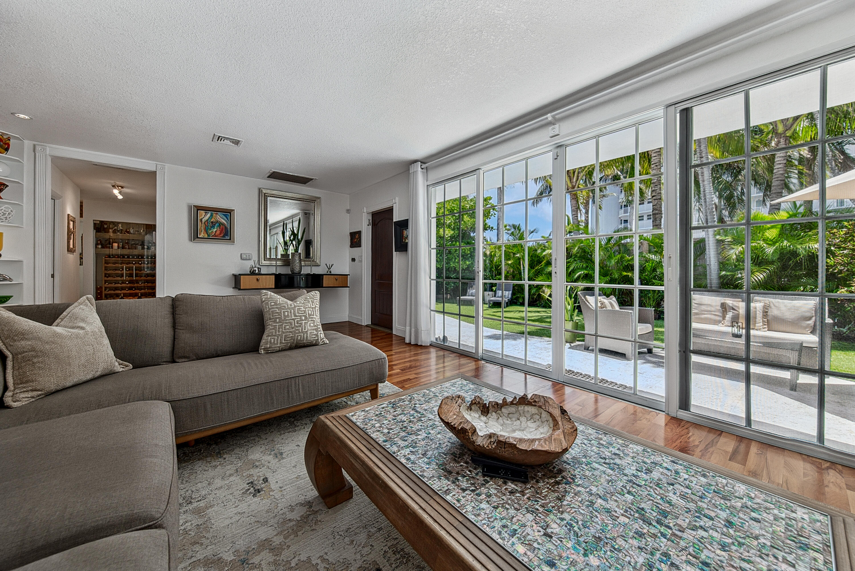 1929 S Ocean Drive Property Photo 25