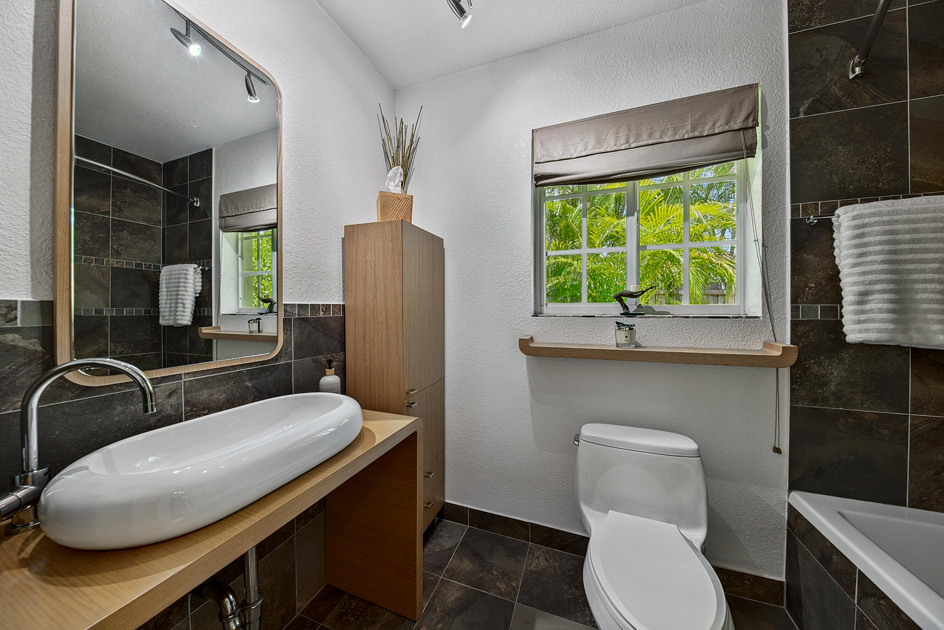 1929 S Ocean Drive Property Photo 58