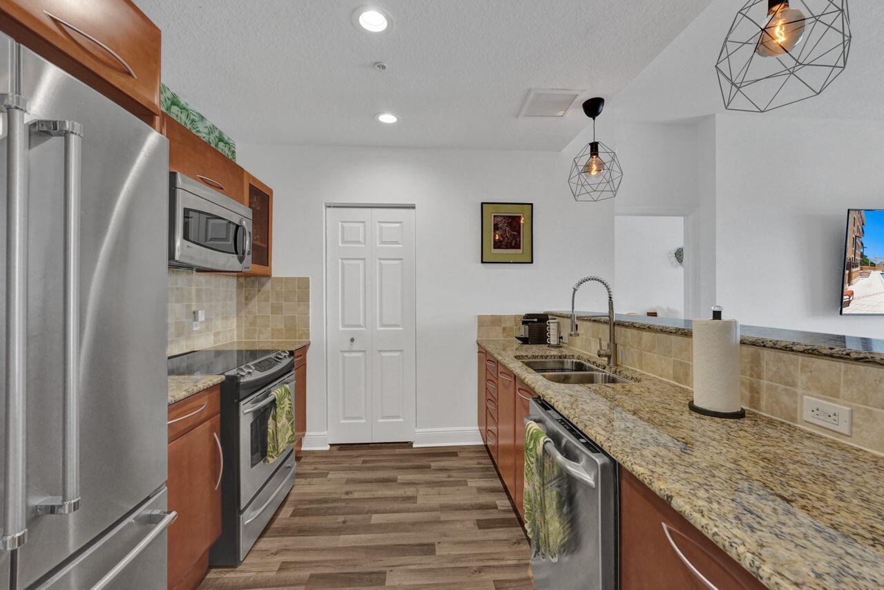 511 LUCERNE Avenue 613 Property Photo 1