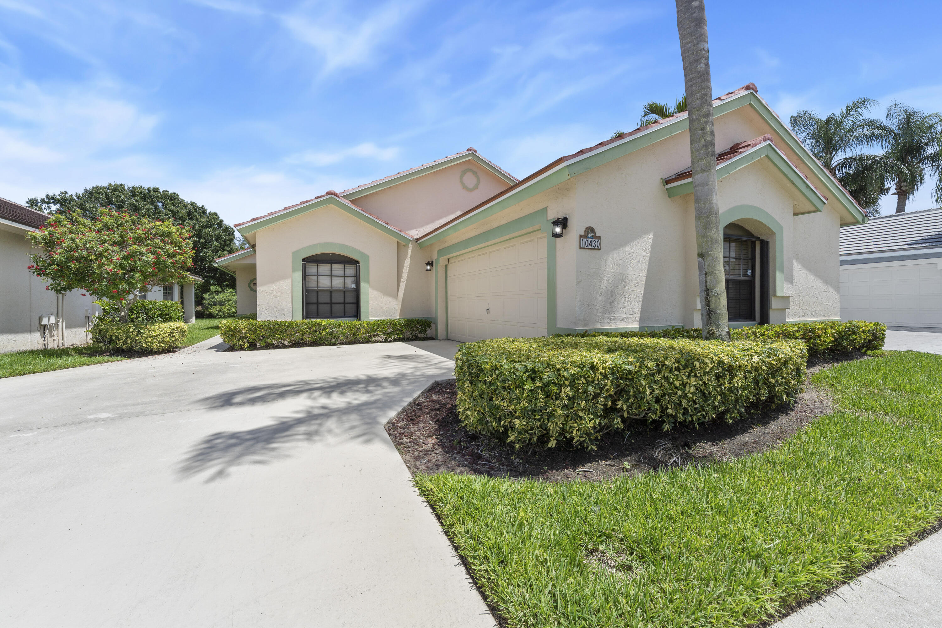 10430 Lexington Circle S Property Photo 1