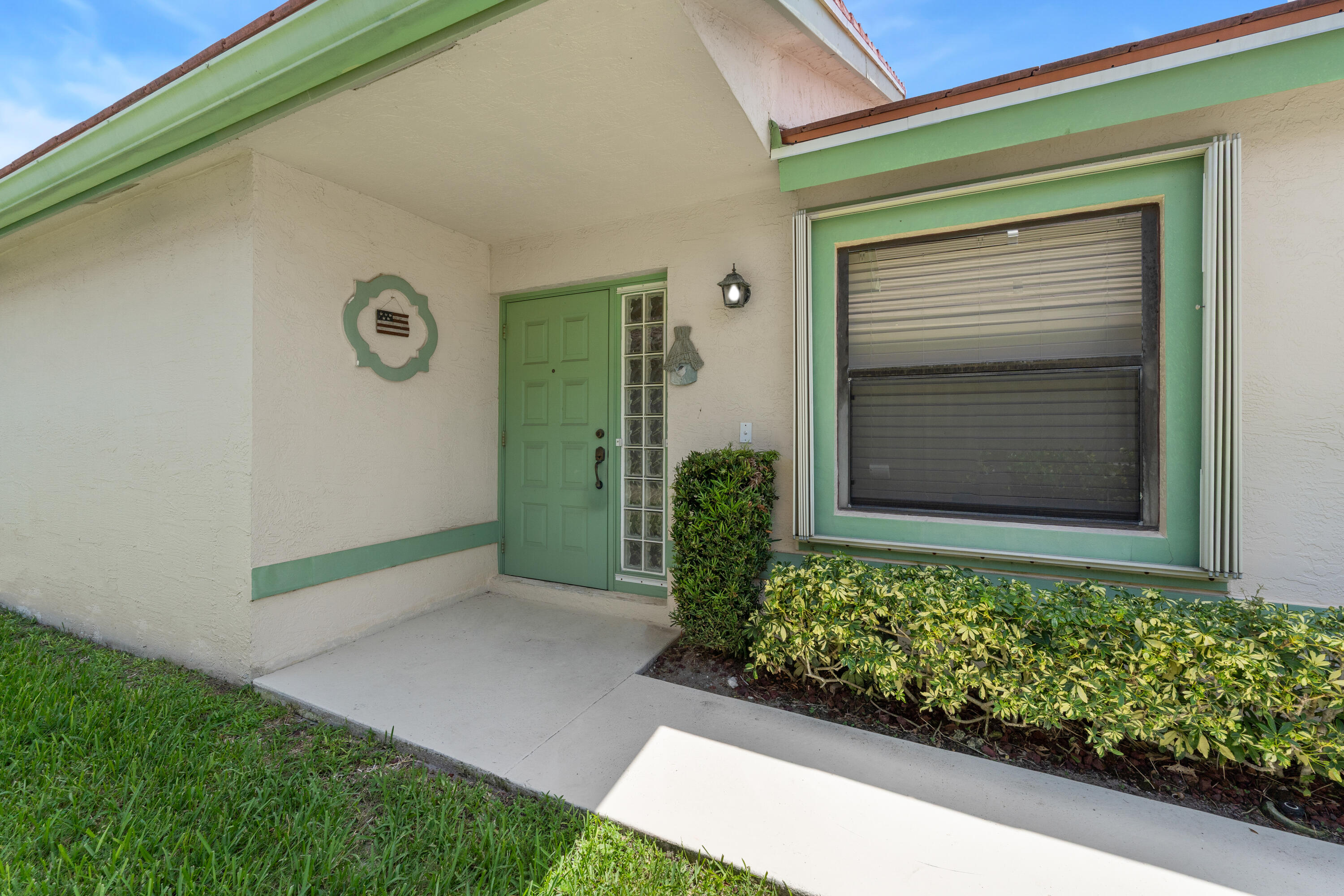 10430 Lexington Circle S Property Photo 3
