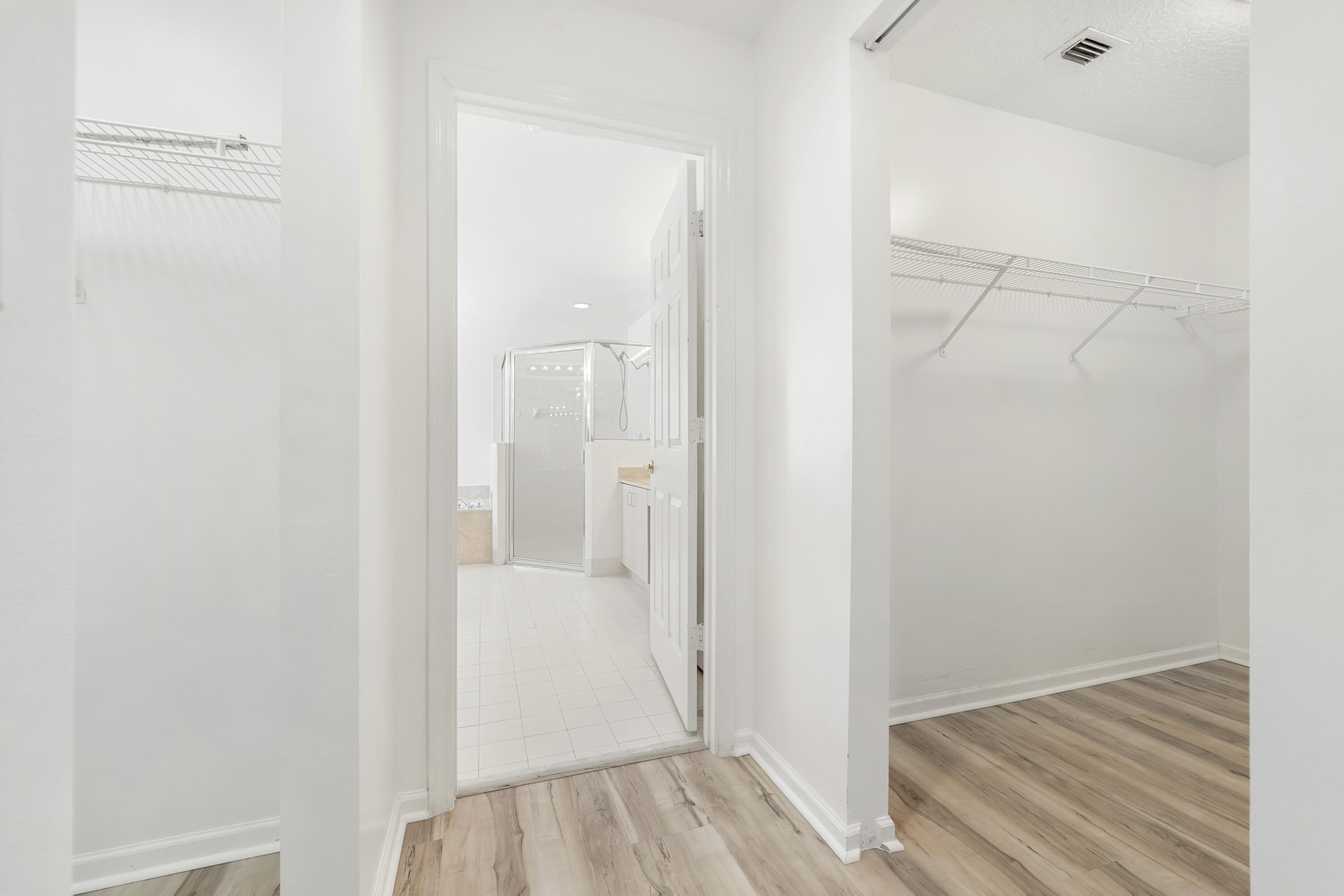 10430 Lexington Circle S Property Photo 10