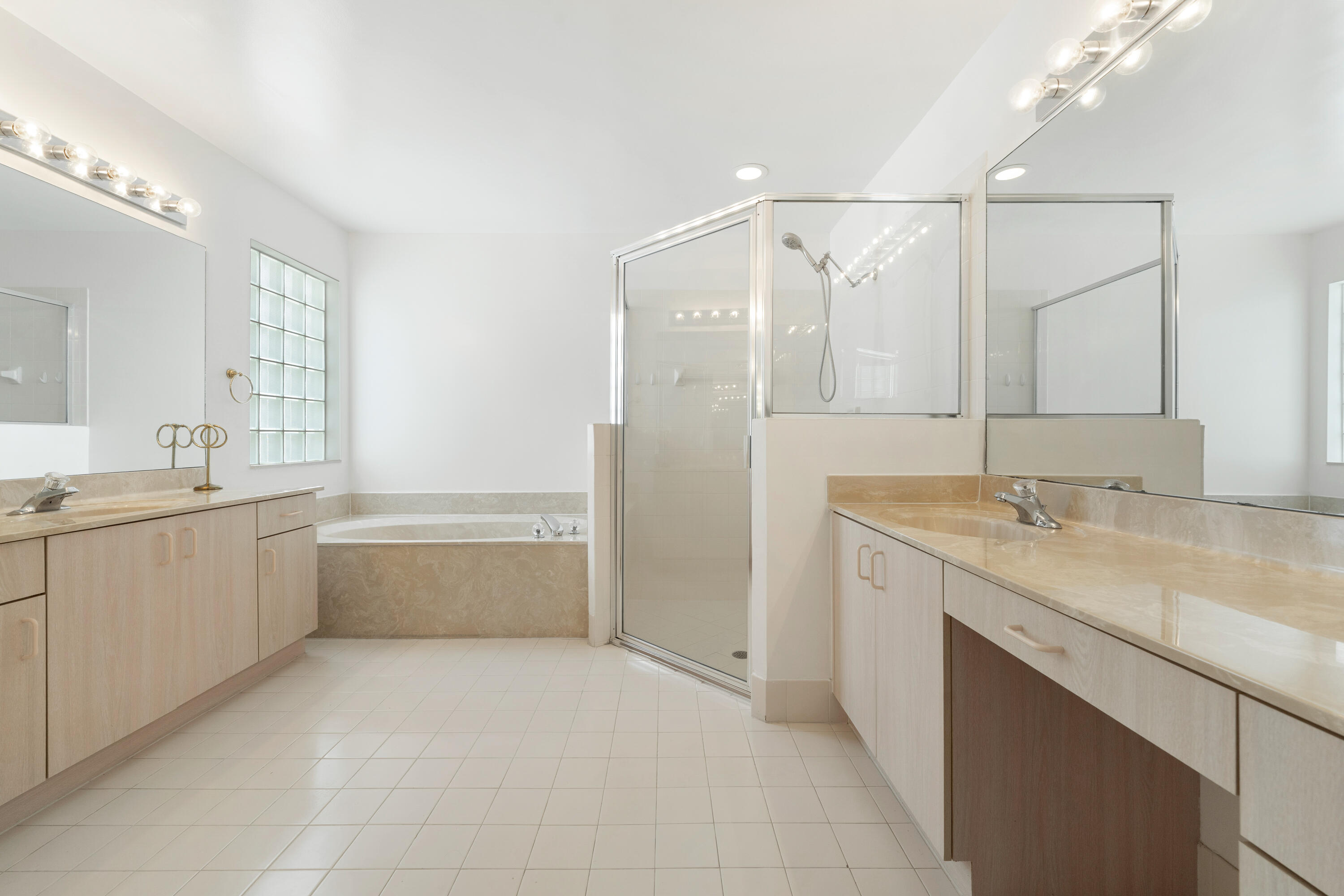 10430 Lexington Circle S Property Photo 11