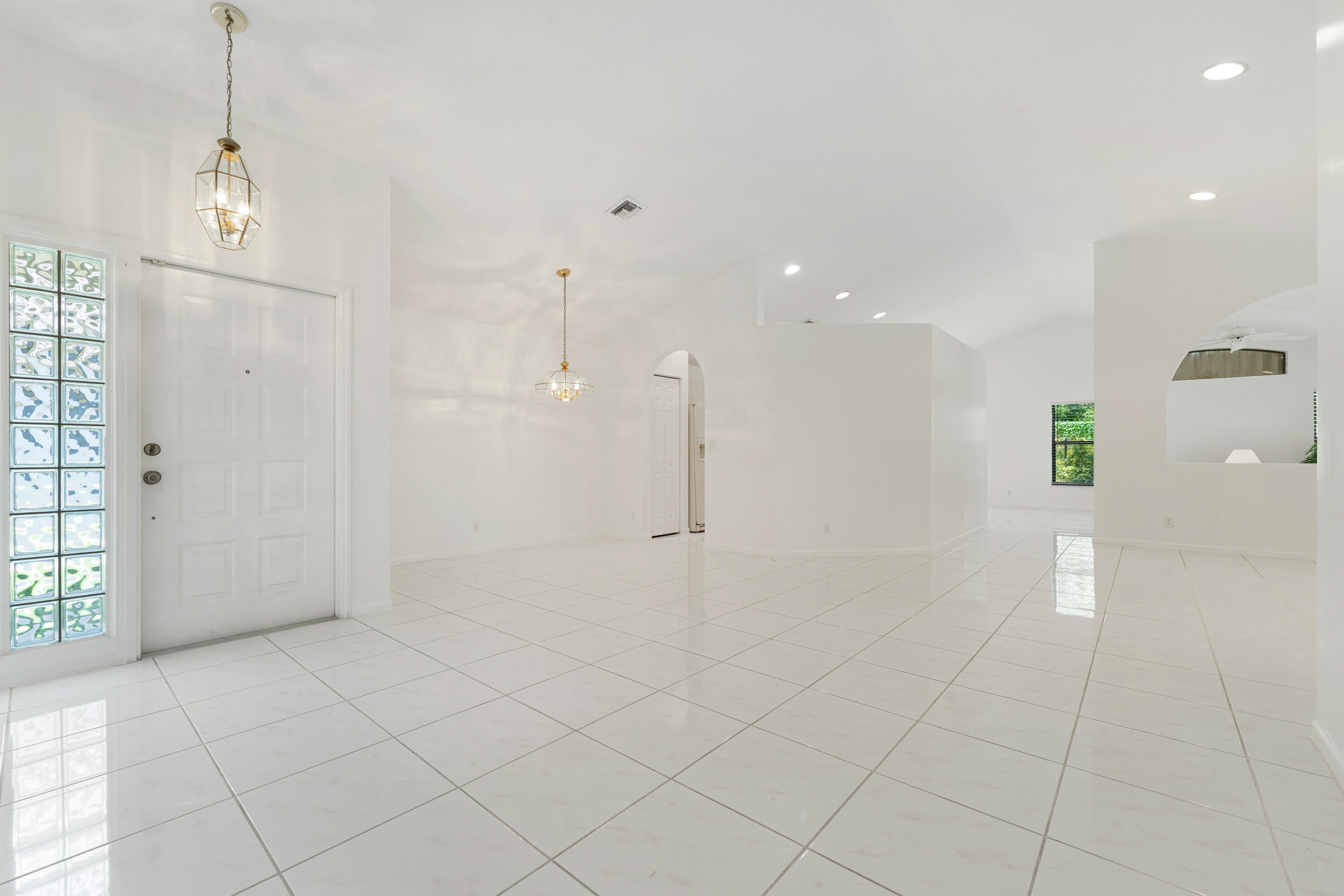 10430 Lexington Circle S Property Photo 13