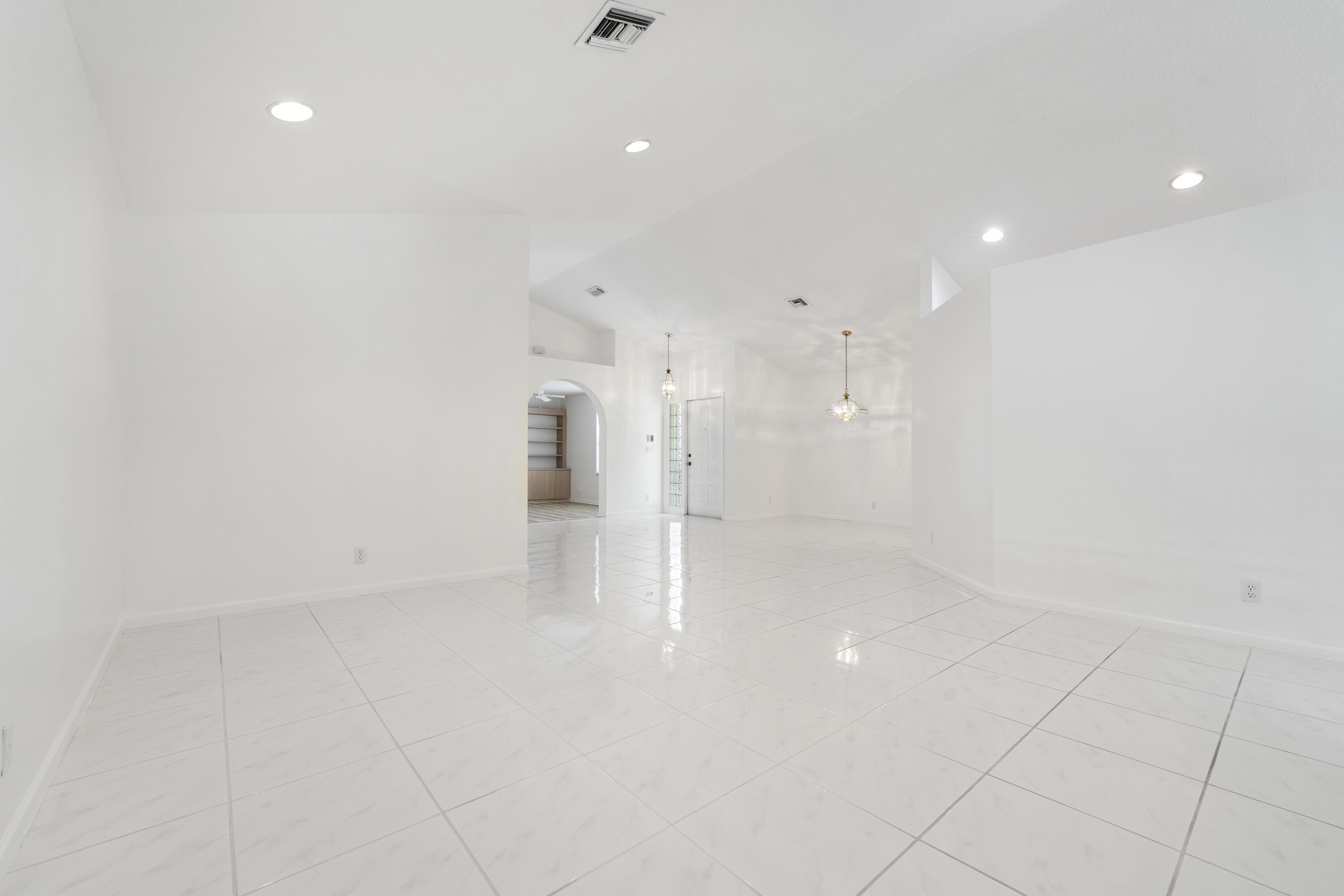 10430 Lexington Circle S Property Photo 15