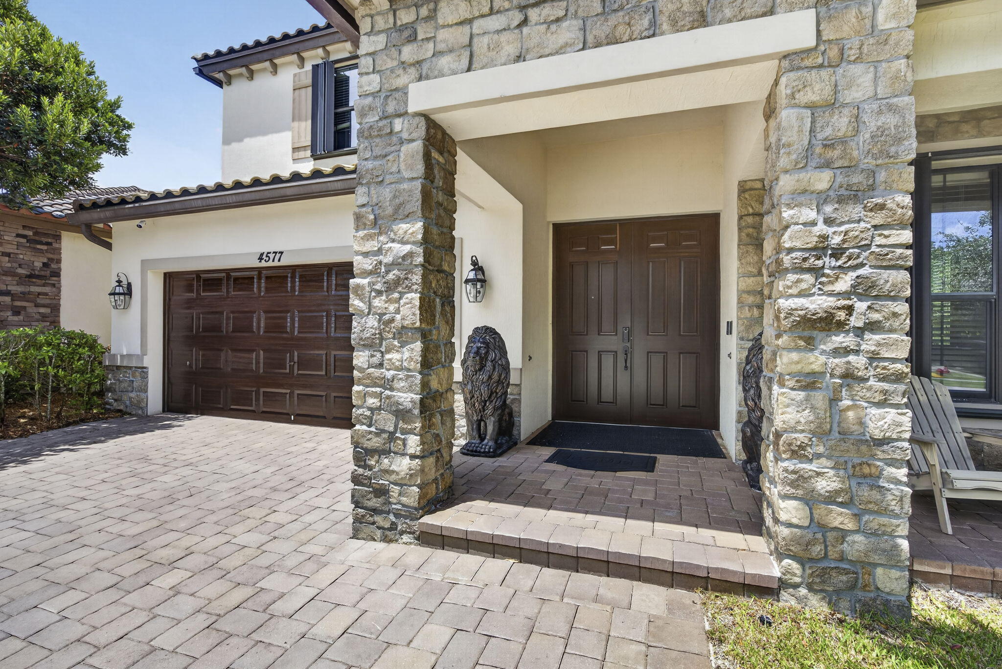 4577 Willow Run Way Property Photo 2