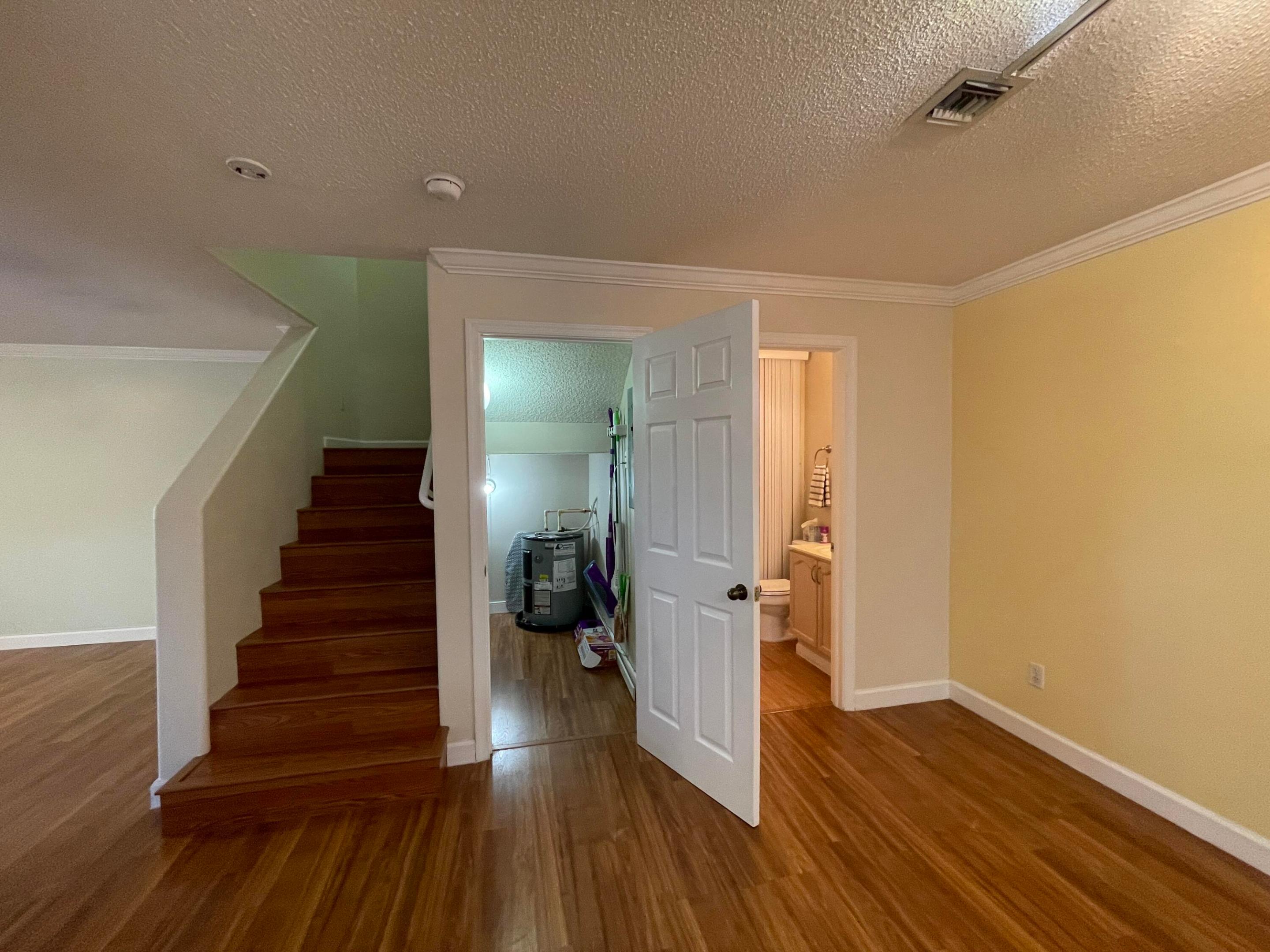 B26056918 Property Photo 11