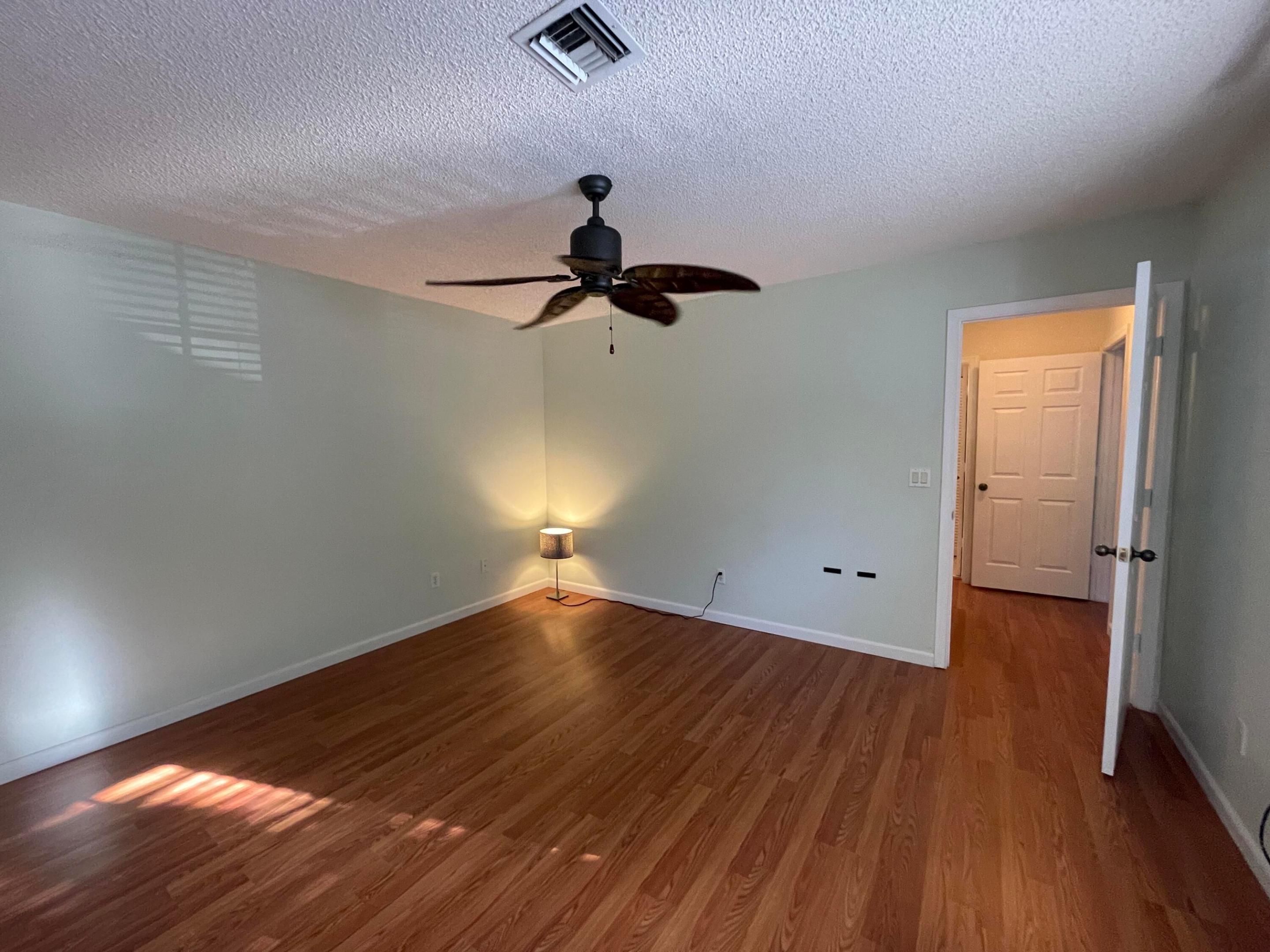 B26056918 Property Photo 12