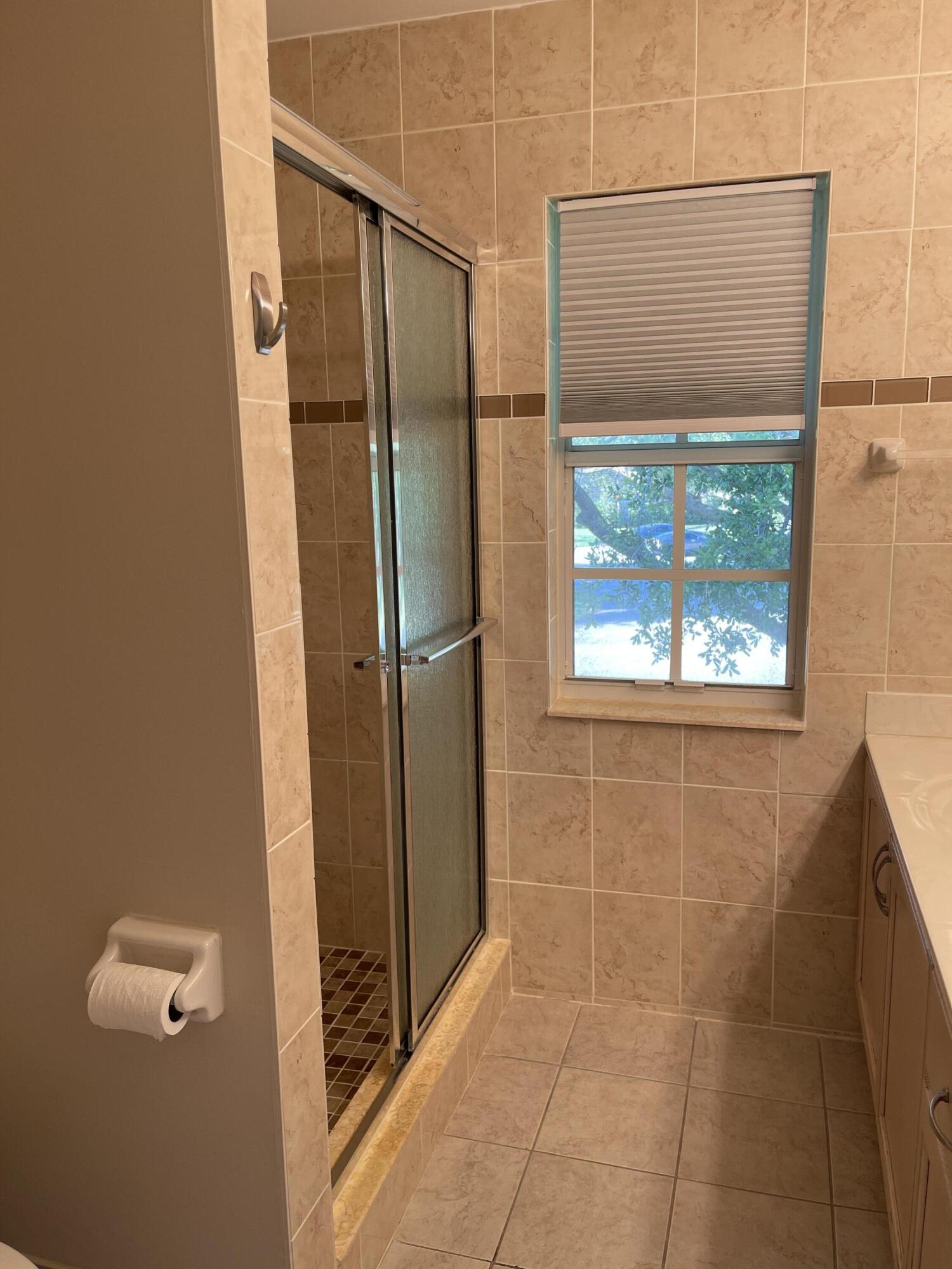 B26056918 Property Photo 17