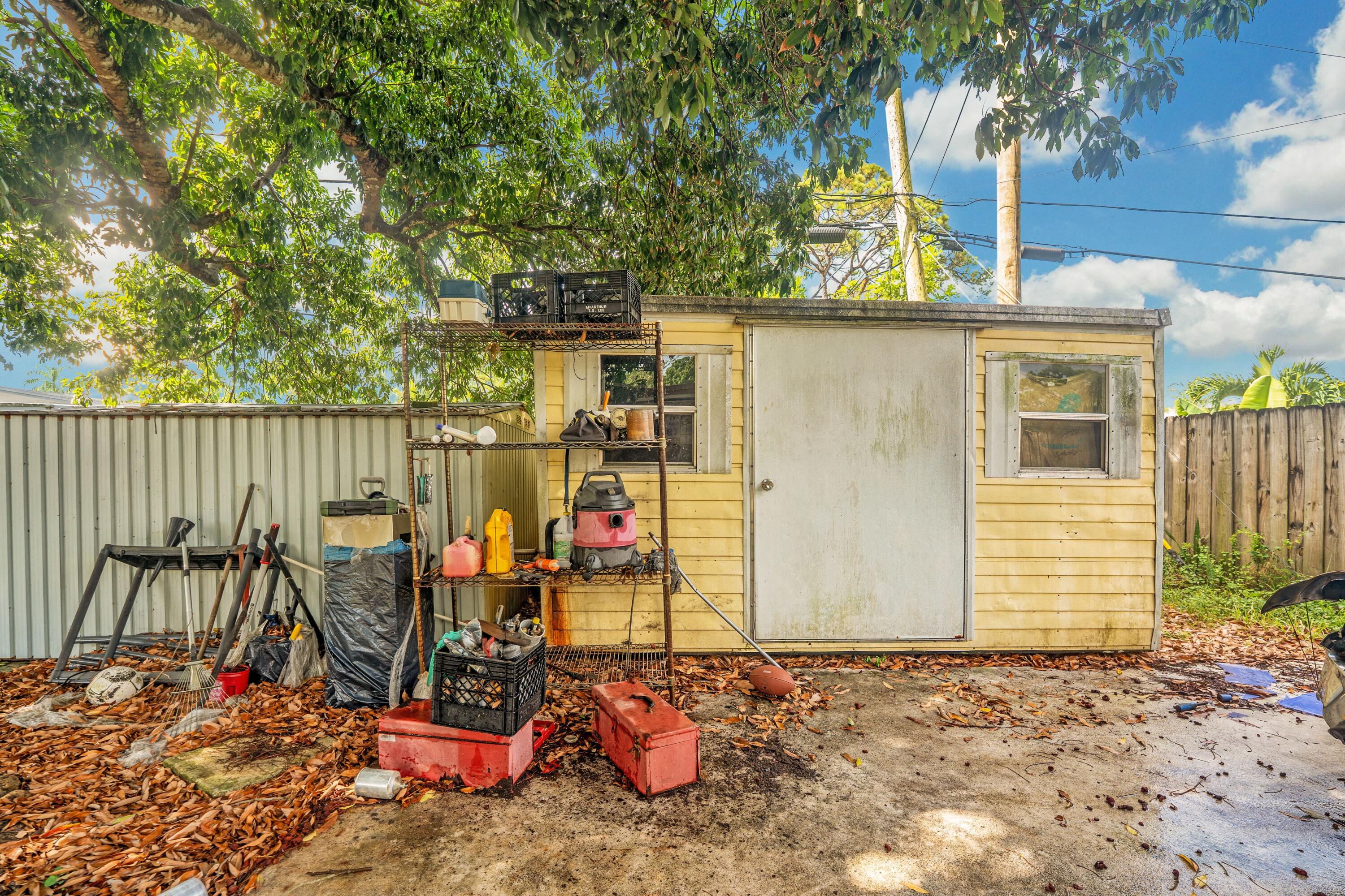 3250 E Glendale Boulevard Property Photo 18